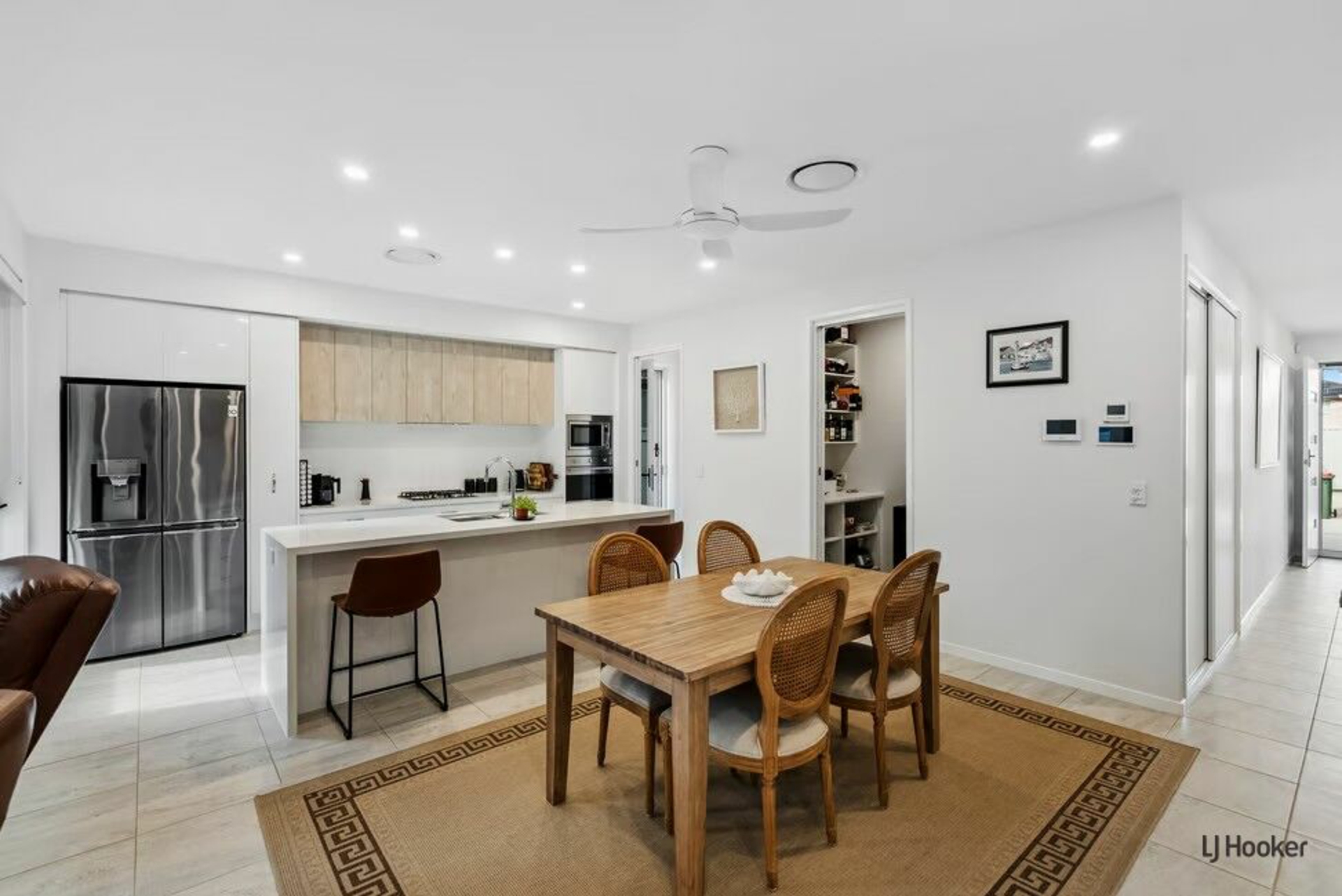 16/32 Fraser Drive — photo 6 of 27