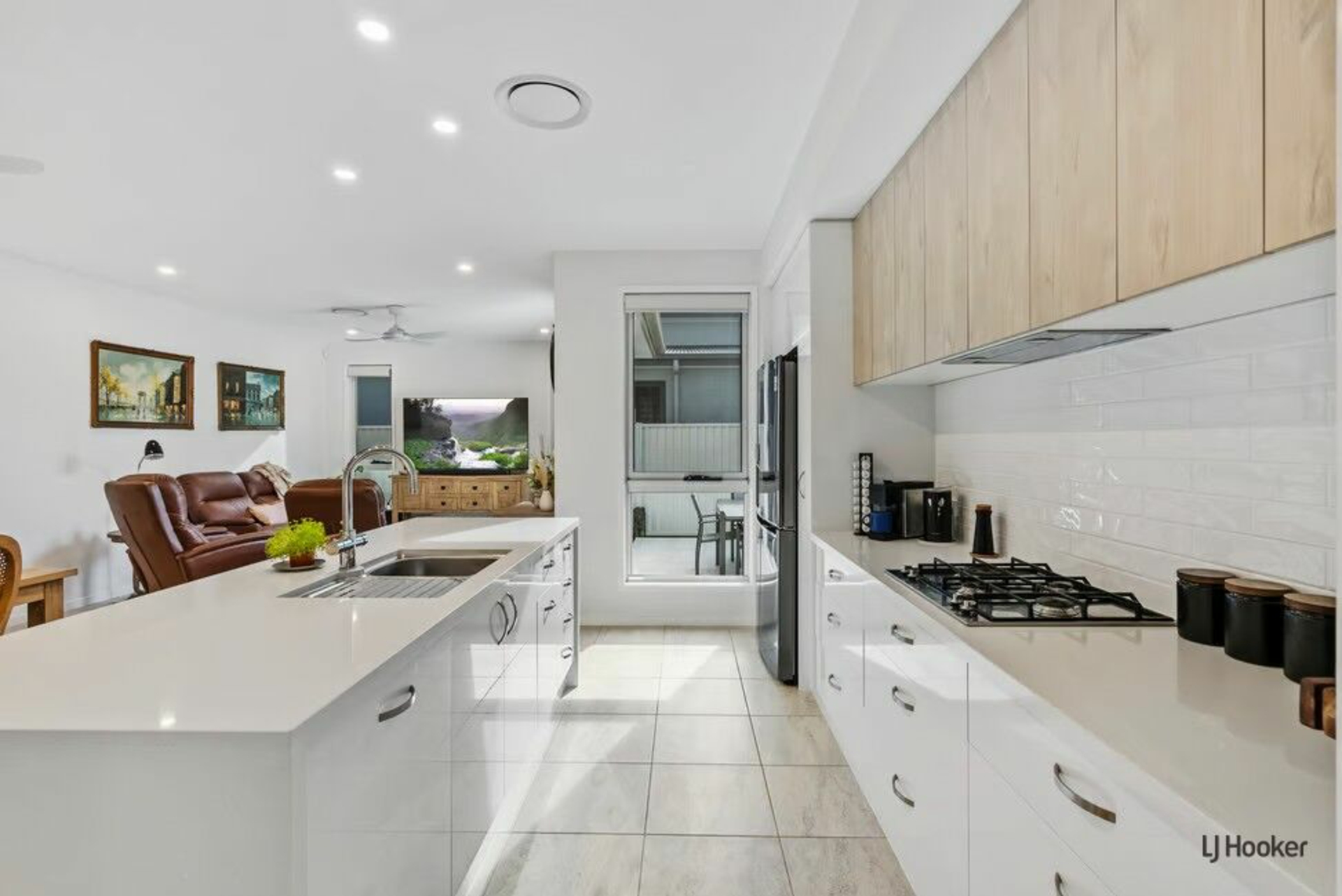 16/32 Fraser Drive — photo 7 of 27
