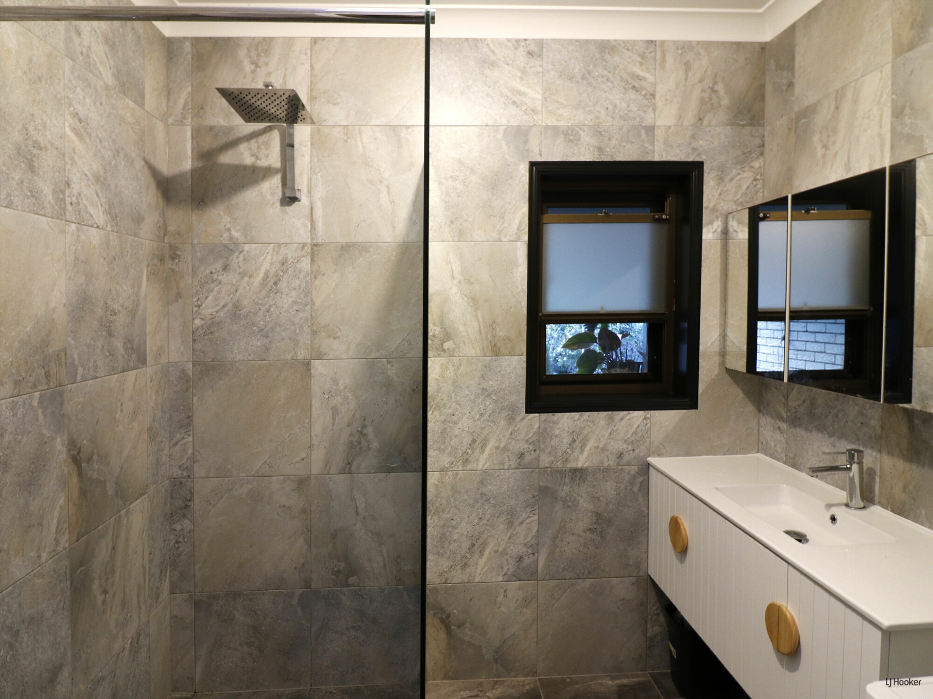 83 Terranora Road — photo 8 of 16