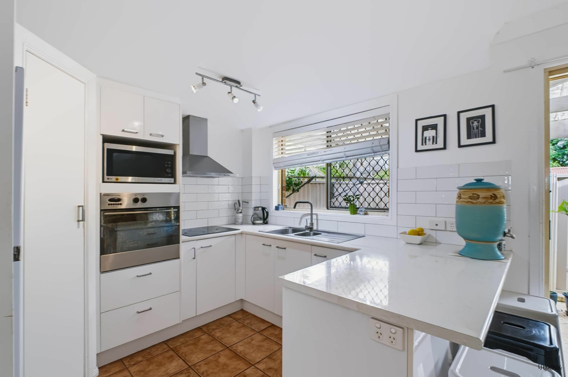 1/17 William Street — photo 7 of 28