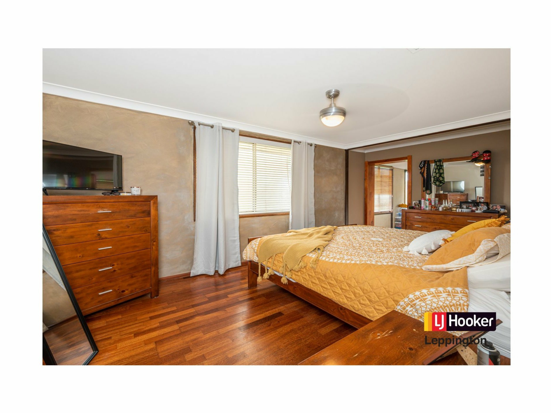 77 Ninth Avenue, Austral