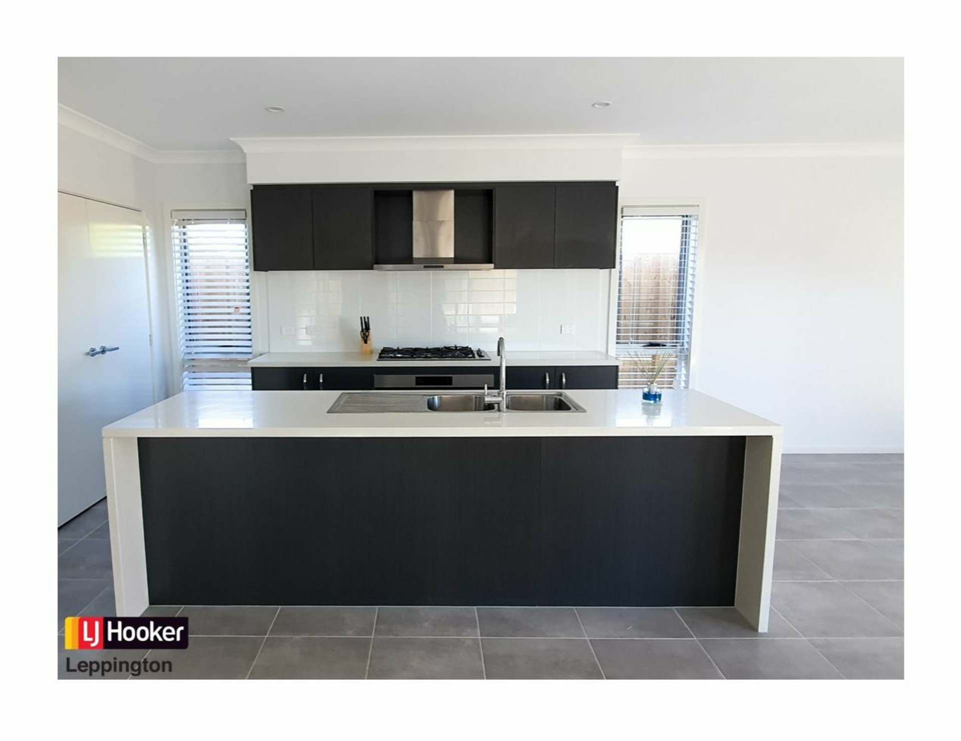 48 Air League Avenue, LEPPINGTON
