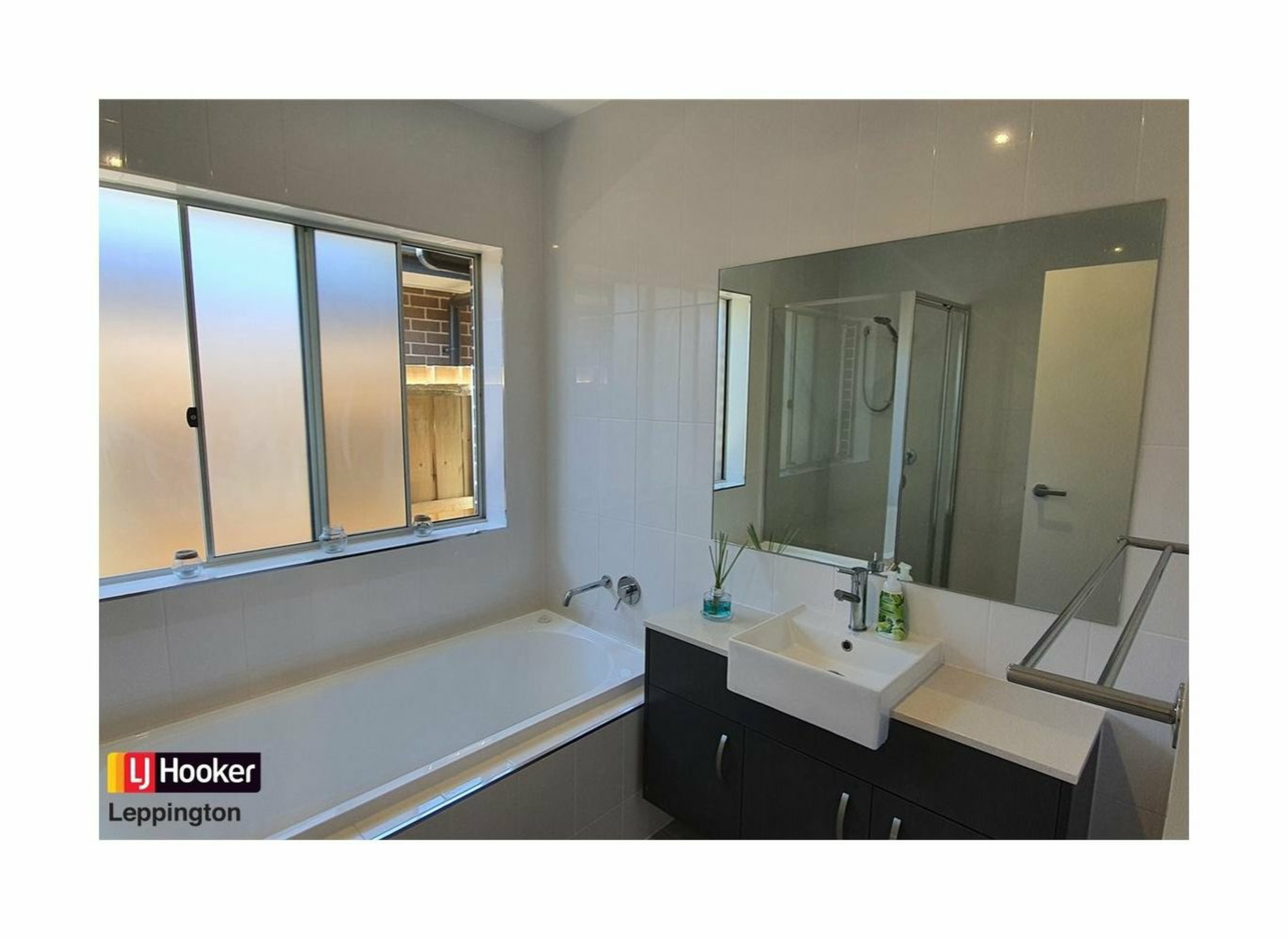 48 Air League Avenue, LEPPINGTON