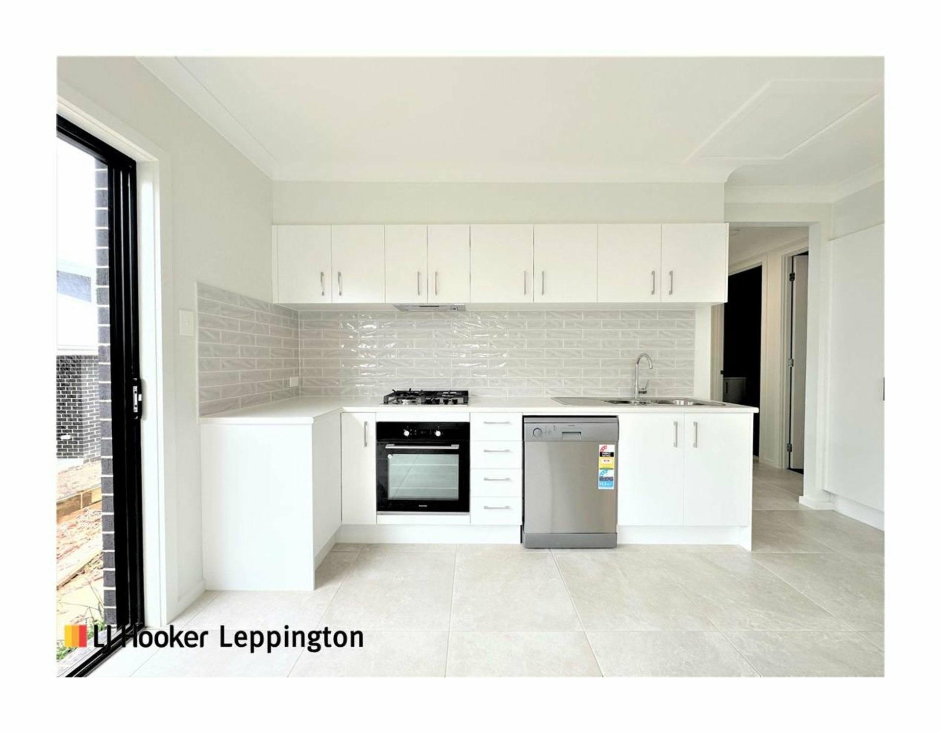 165A Emerald Hills Boulevard, LEPPINGTON