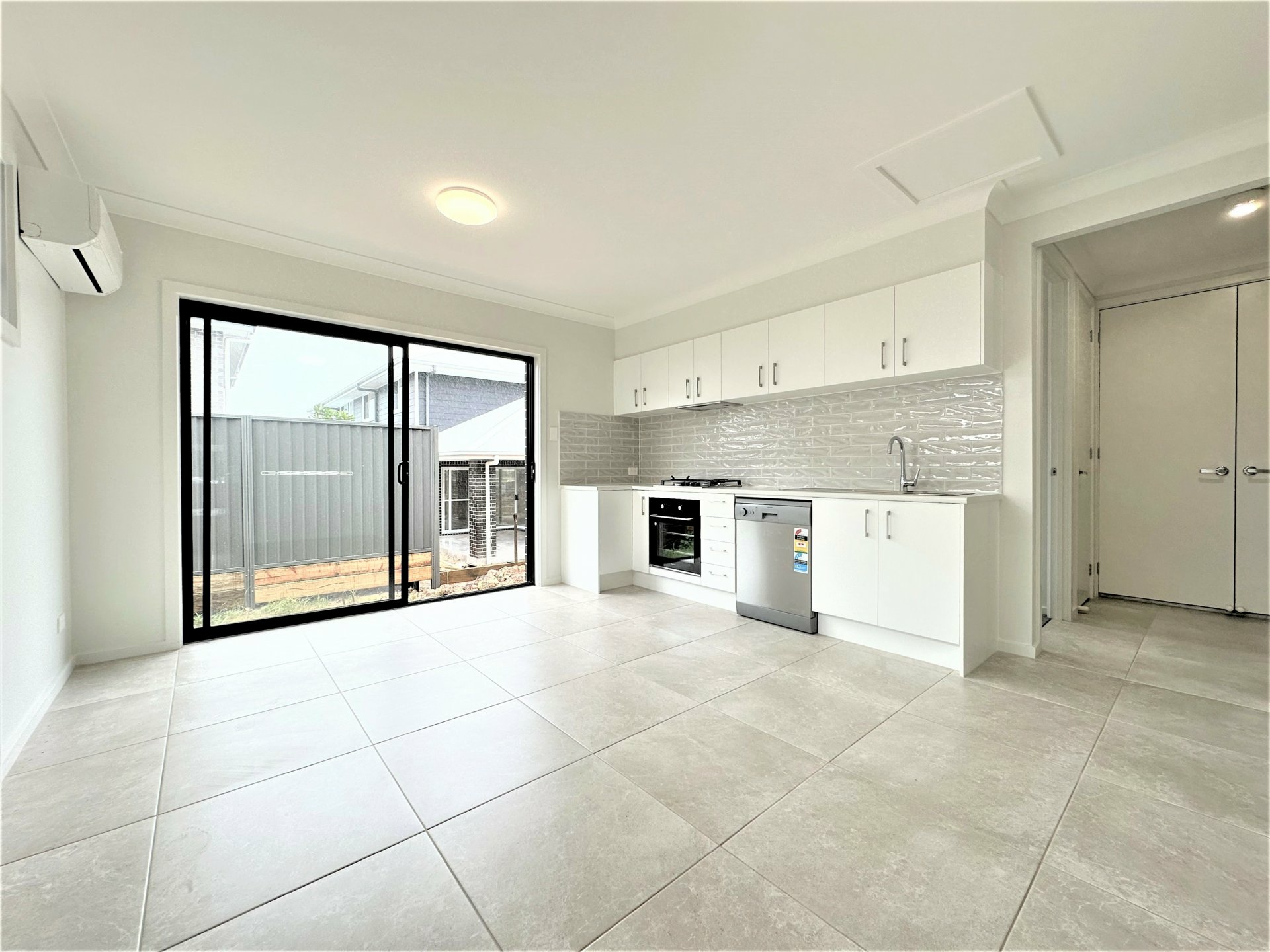 165A Emerald Hills Boulevard, LEPPINGTON