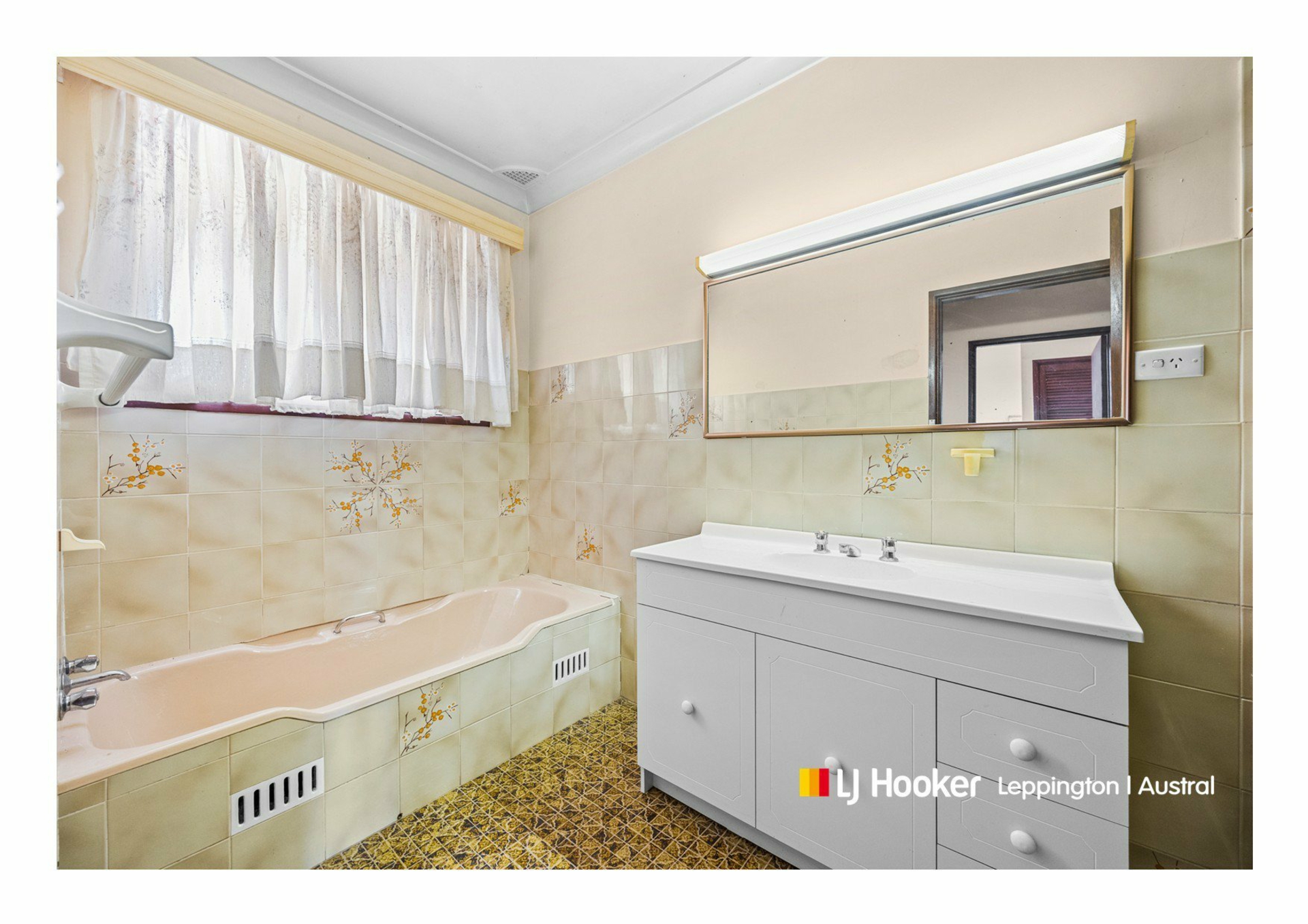 14-20 Greenway Place — photo 18 of 19