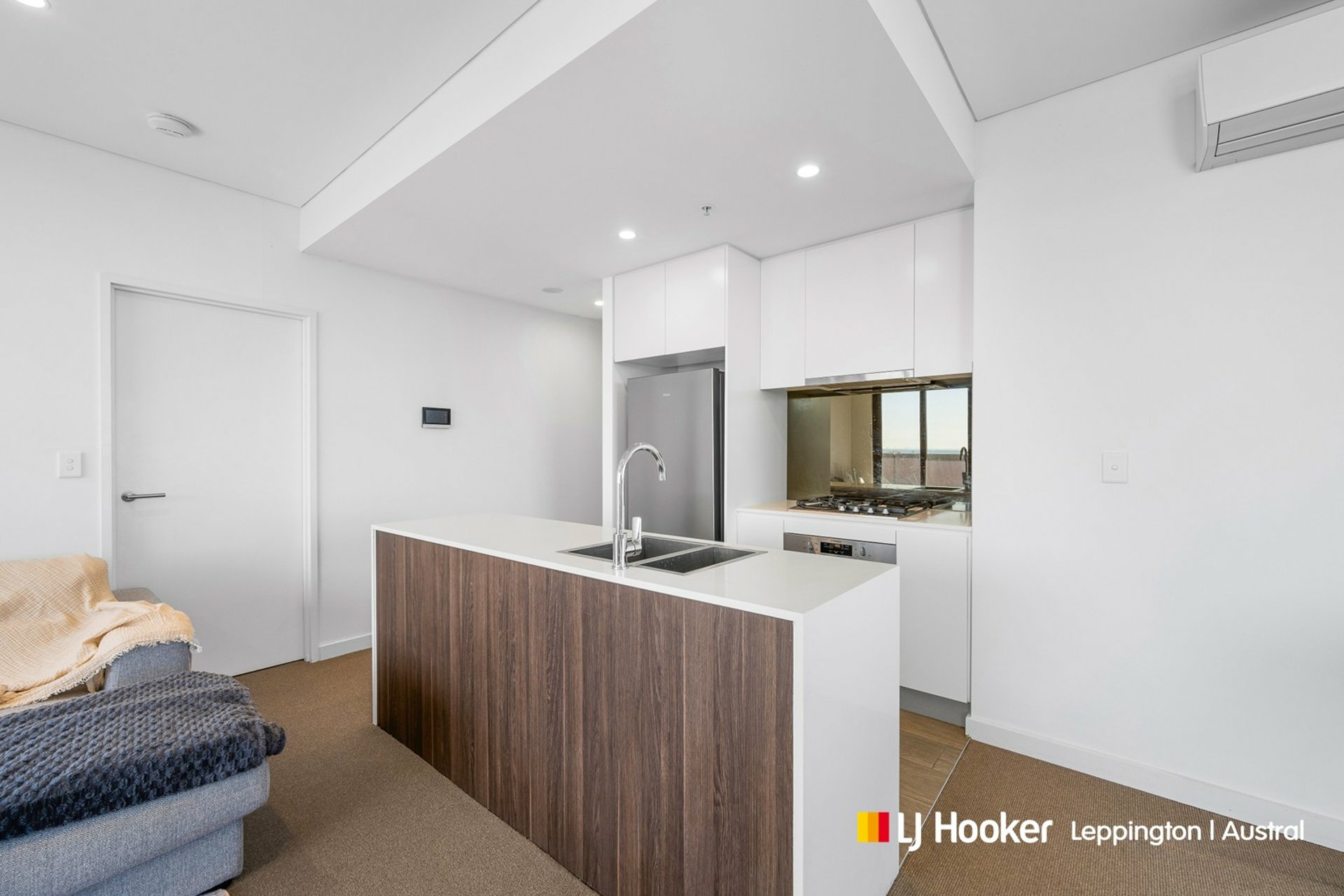 154/387 Macquarie Street — photo 2 of 16