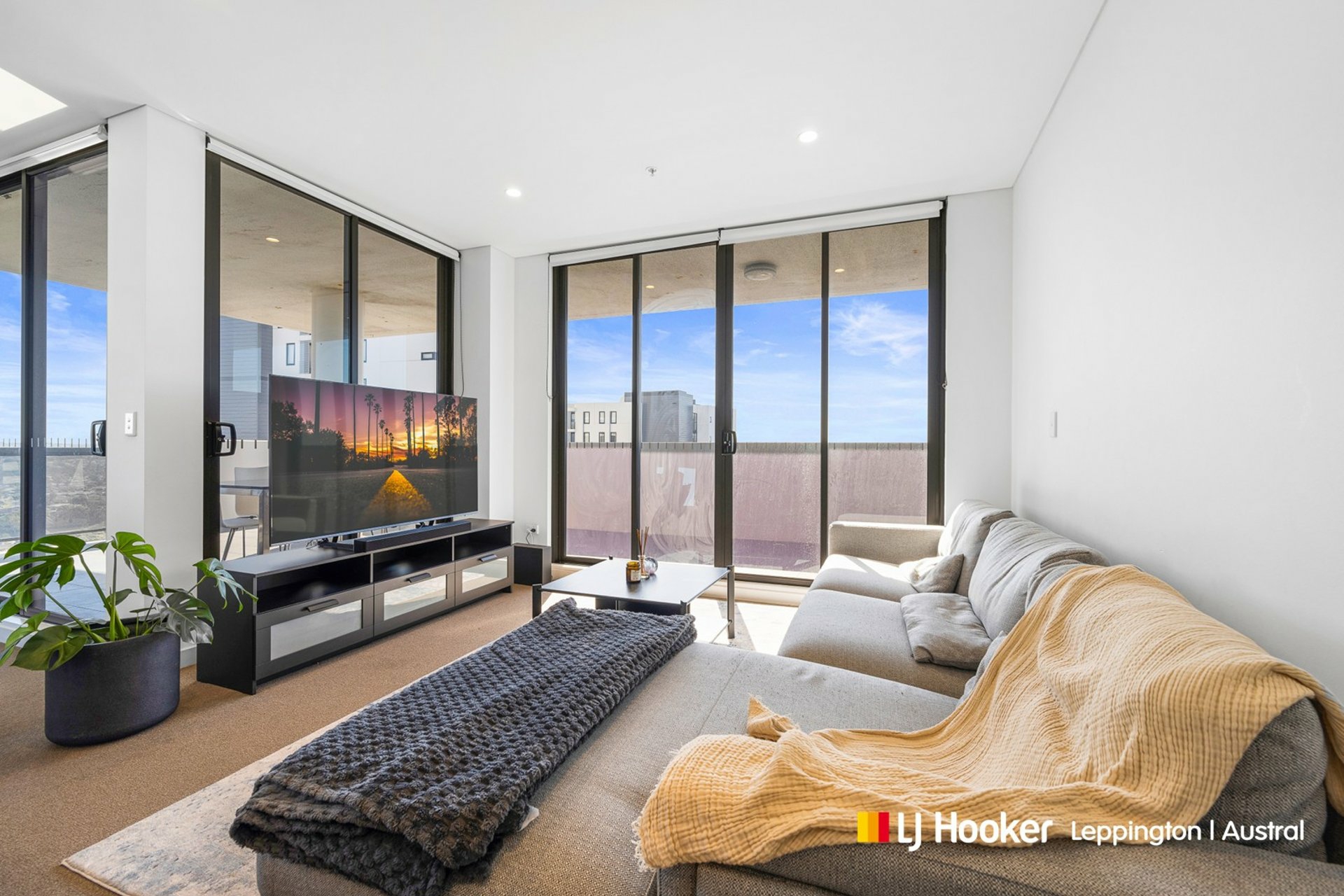 154/387 Macquarie Street — photo 3 of 16