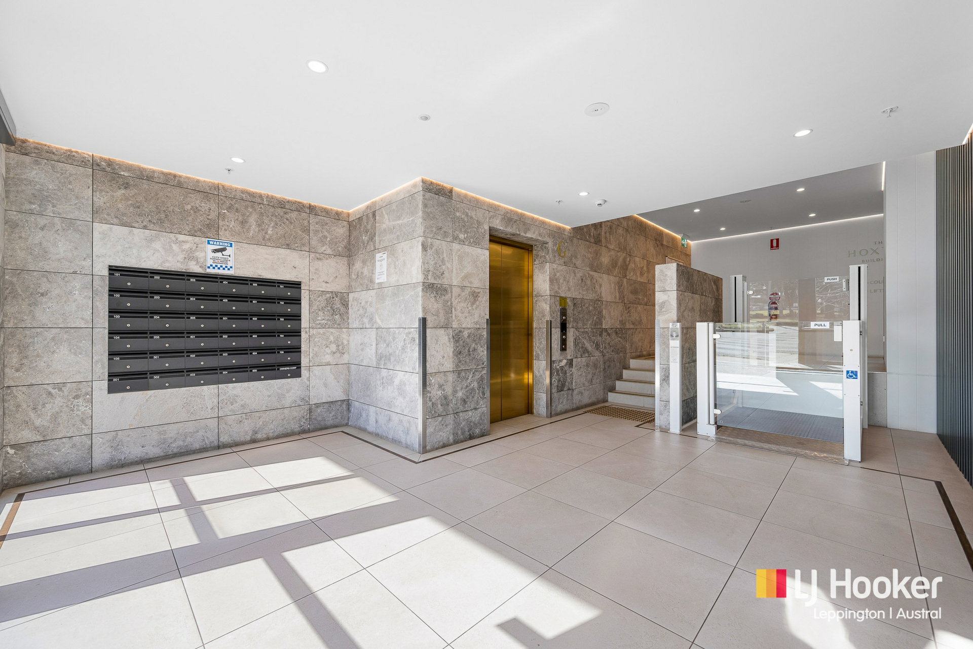 704/4 Hoxton Park Road — photo 5 of 11
