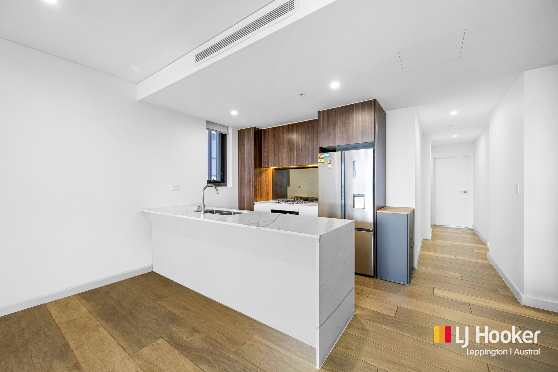 704/4 Hoxton Park Road — photo 9 of 11