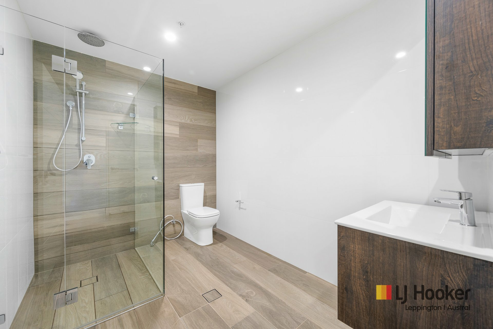 2902/311 Hume Highway — photo 4 of 10