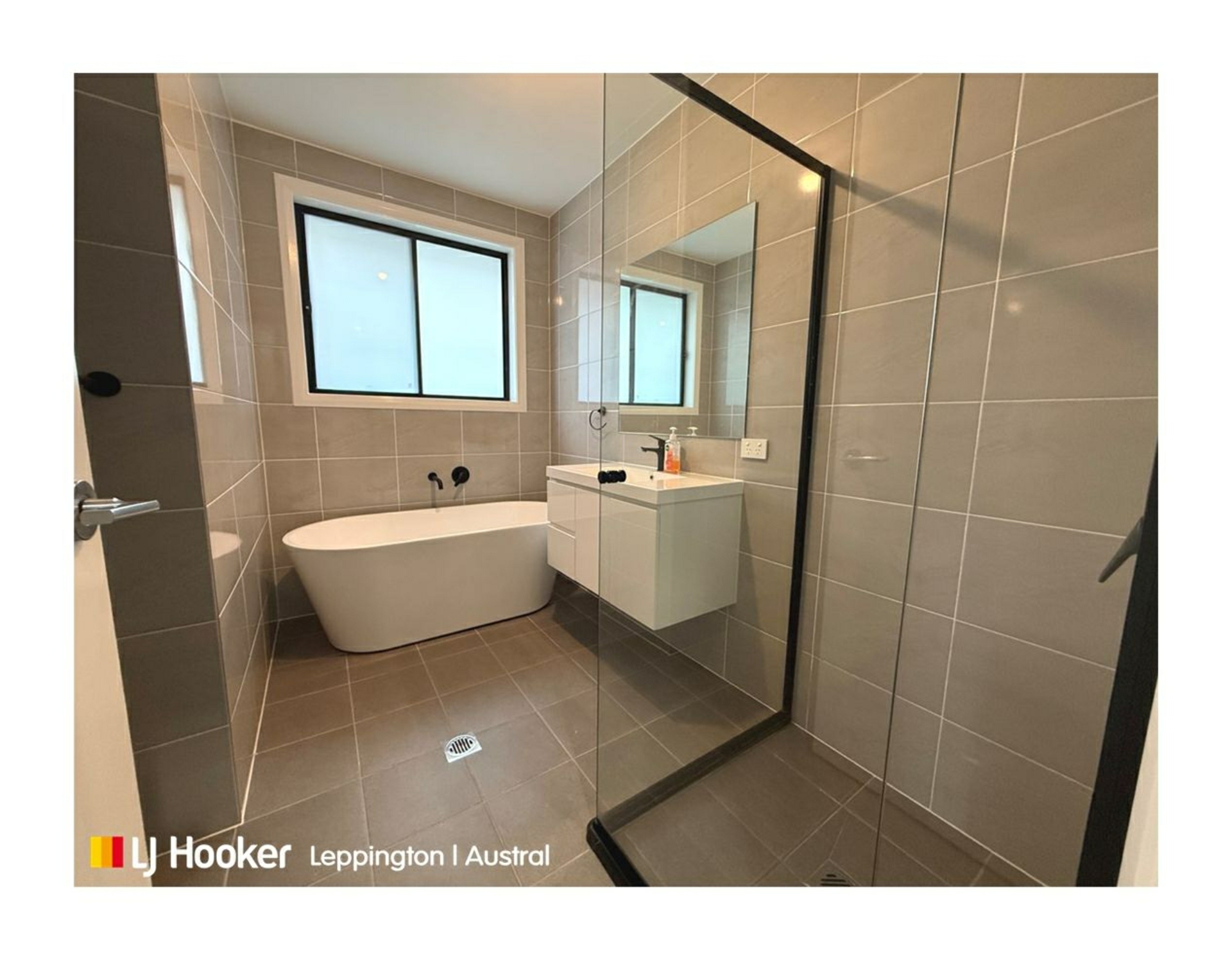 153 Kelly Street — photo 10 of 12