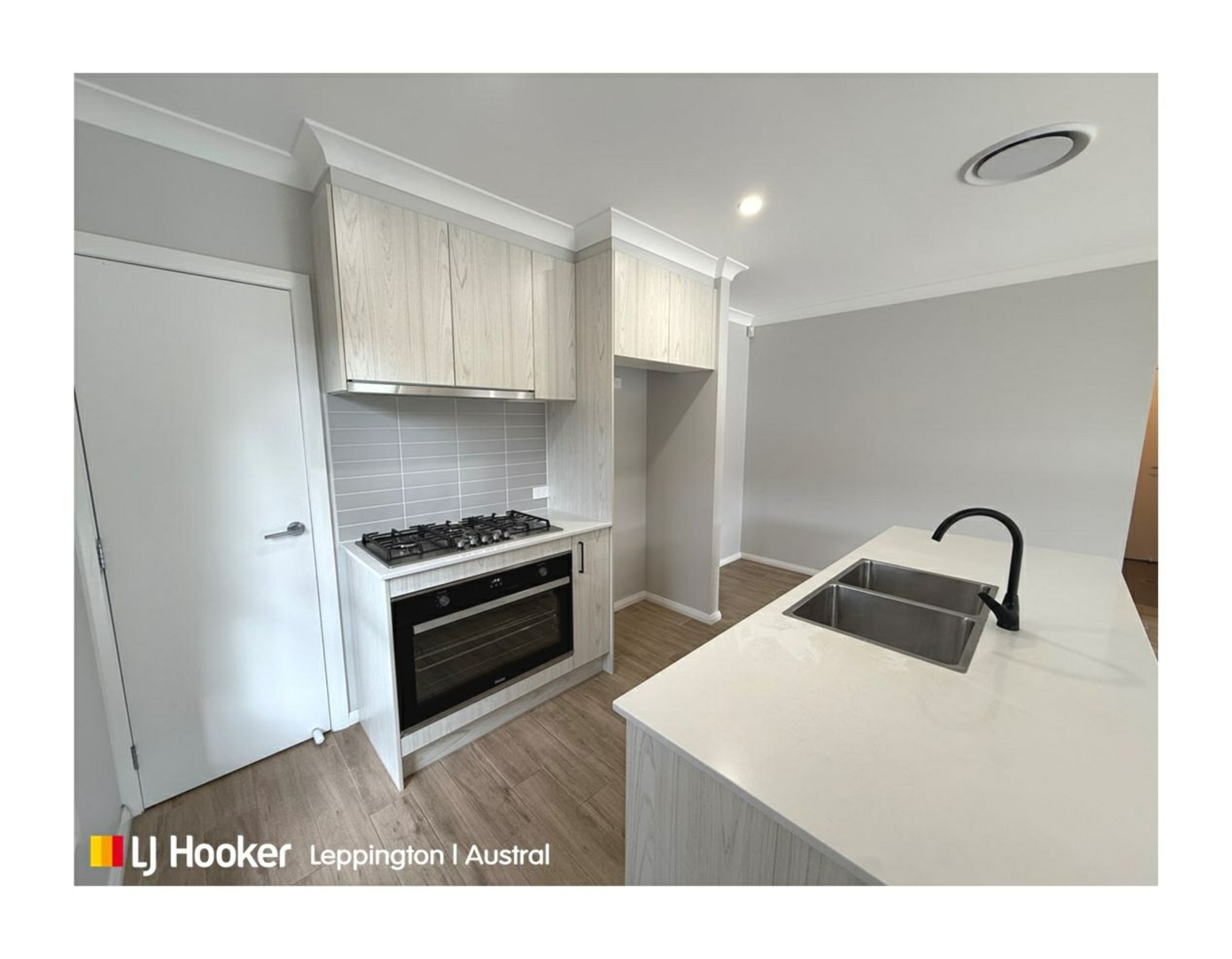 153 Kelly Street — photo 11 of 12