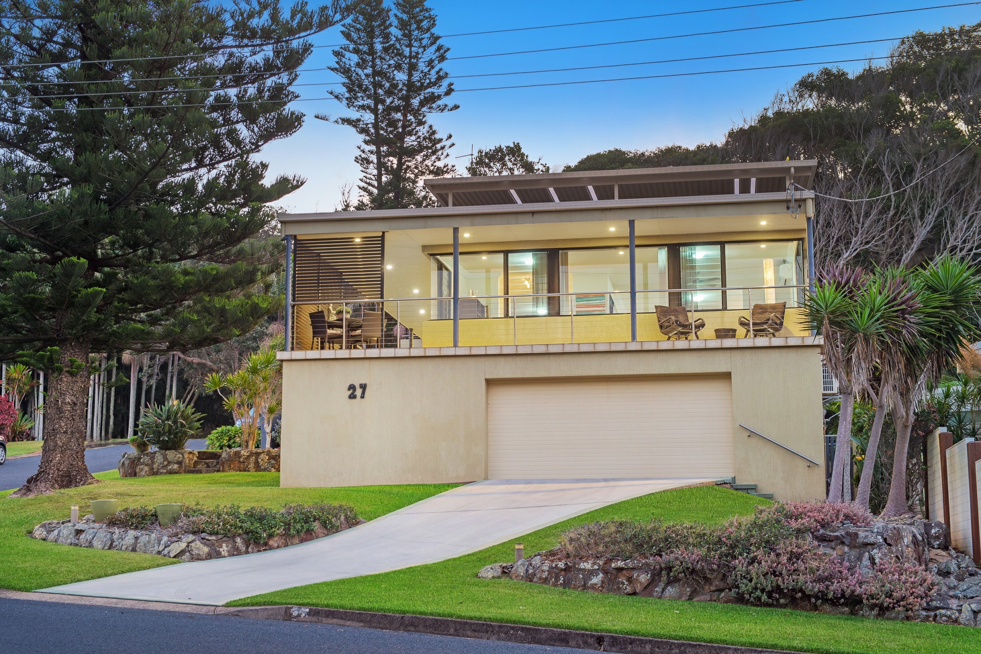 1/27 Matthew Flinders Drive Port Macquarie NSW Property Details LJ