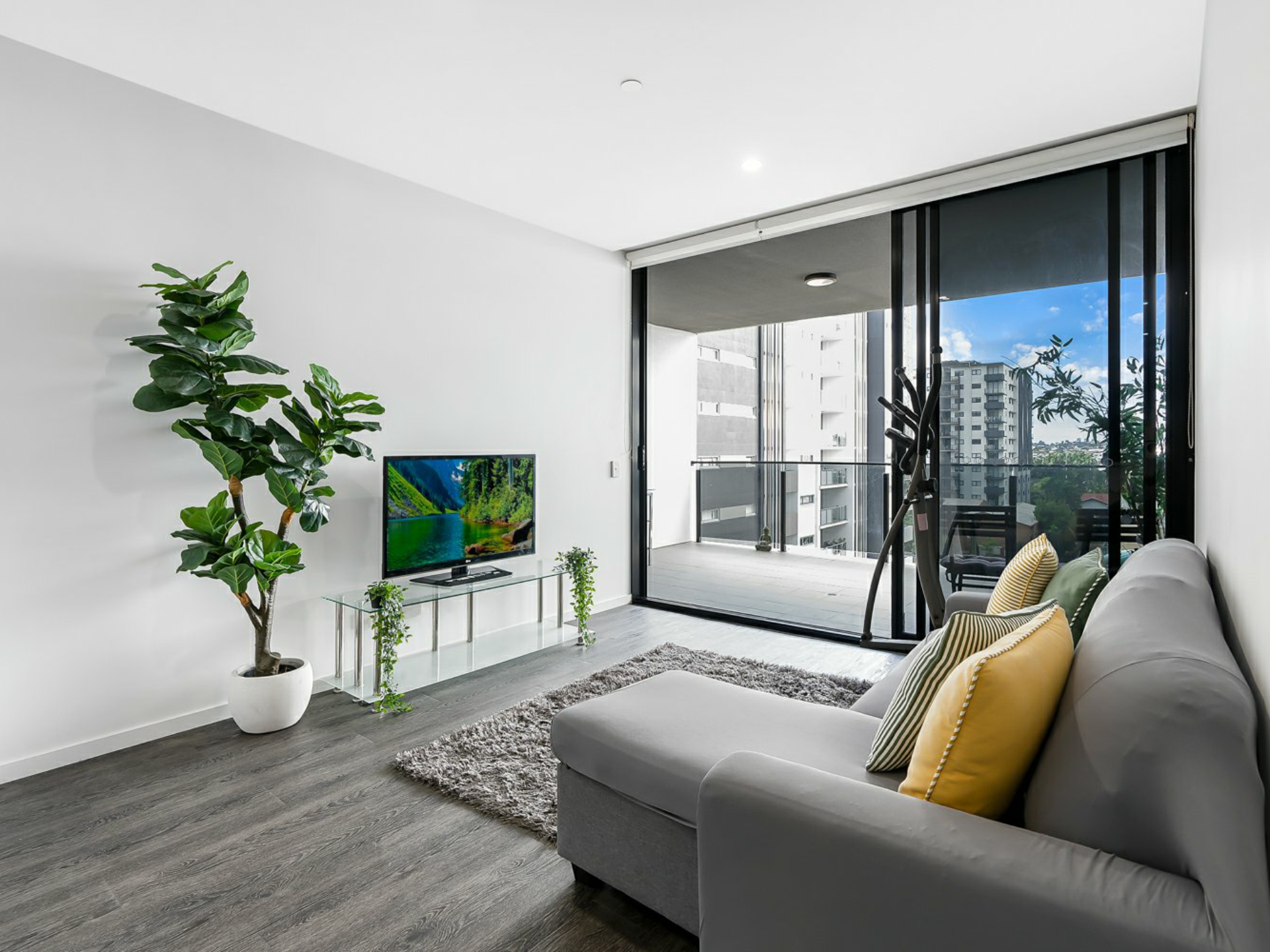 506/28 Wolseley Street, WOOLLOONGABBA