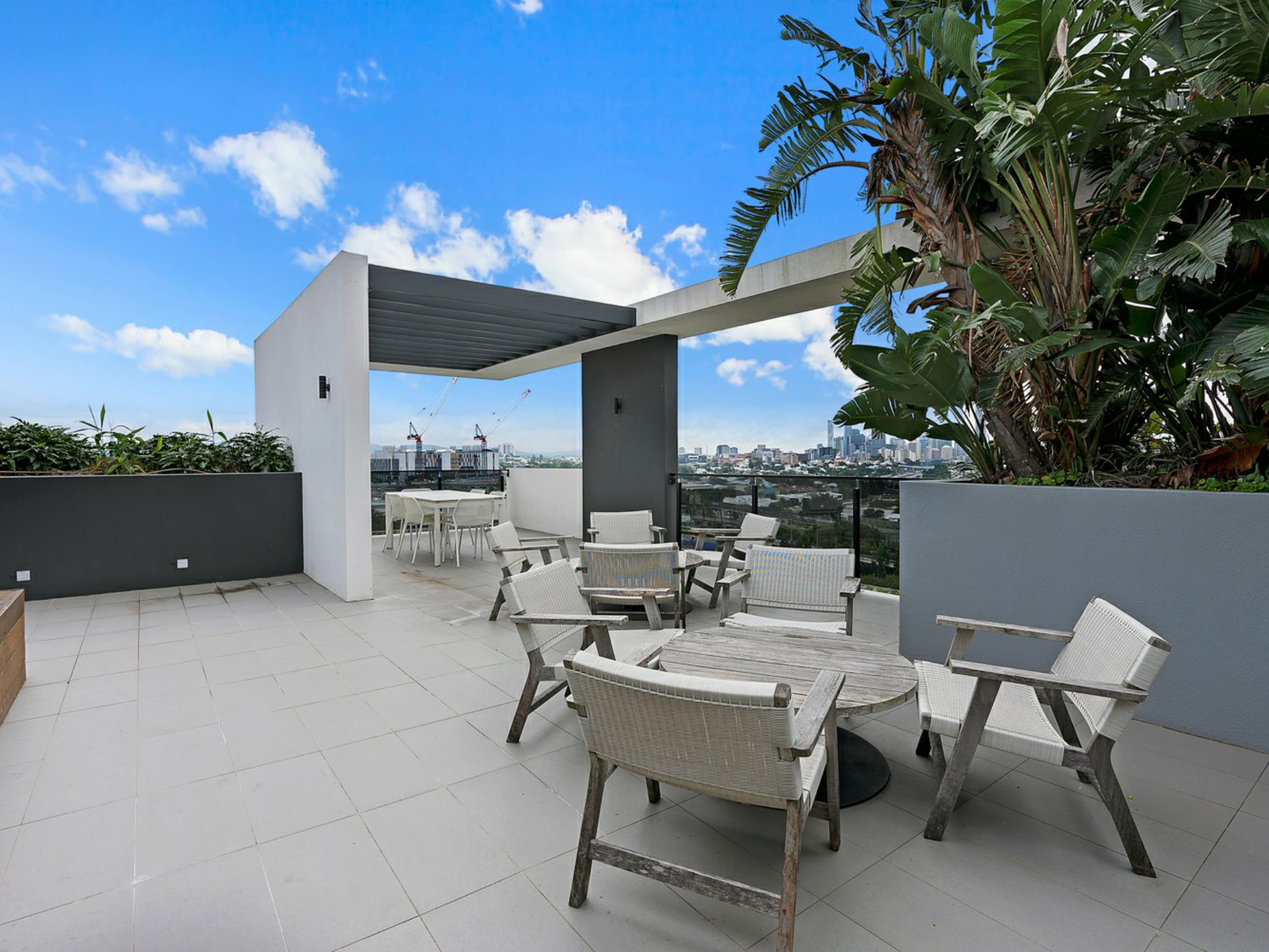 506/28 Wolseley Street, WOOLLOONGABBA