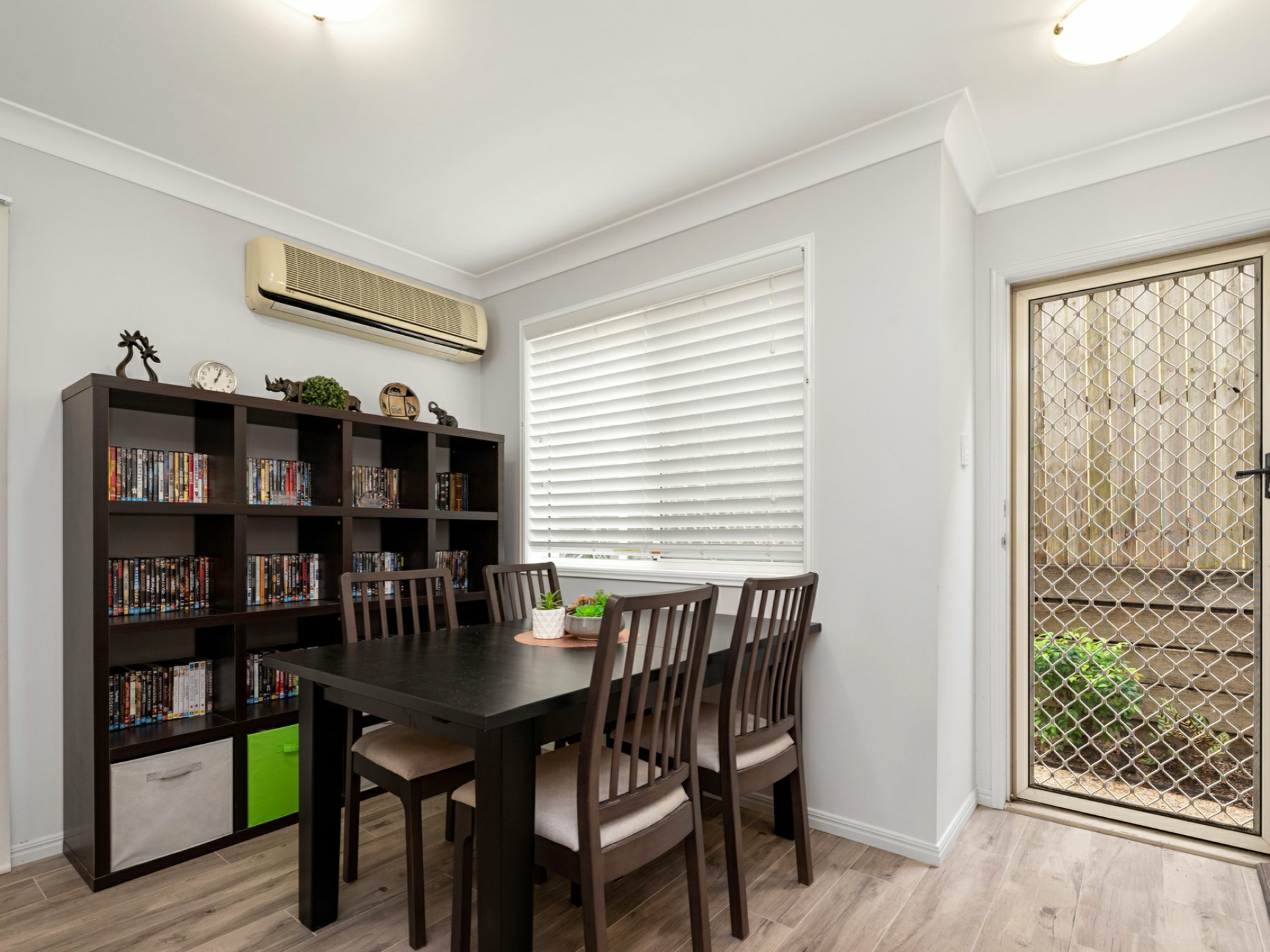 2/16 Cardross Street, YEERONGPILLY