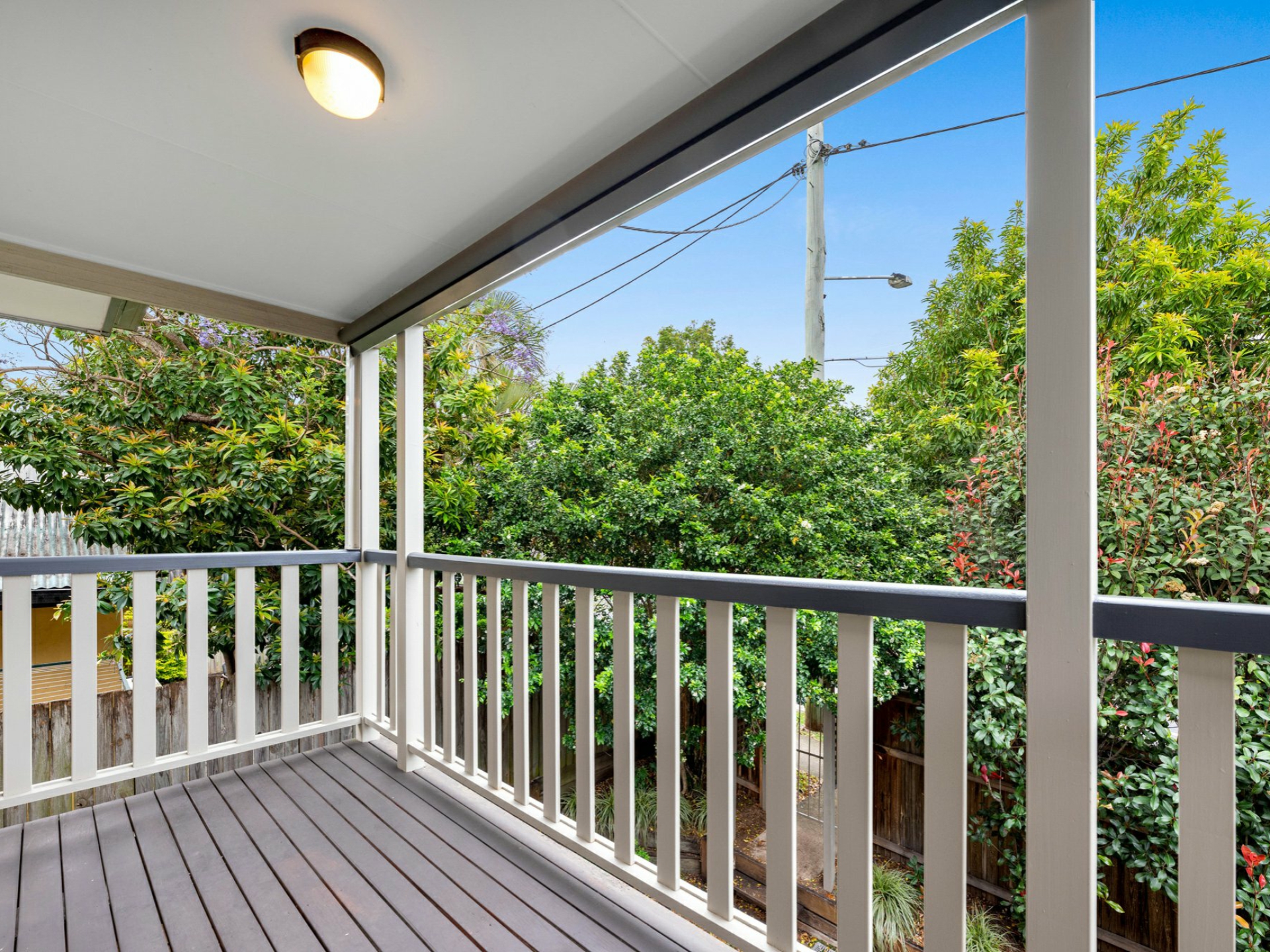 2/16 Cardross Street, YEERONGPILLY