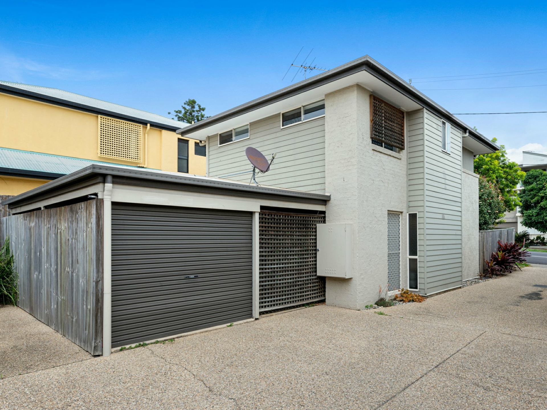 2/16 Cardross Street, YEERONGPILLY