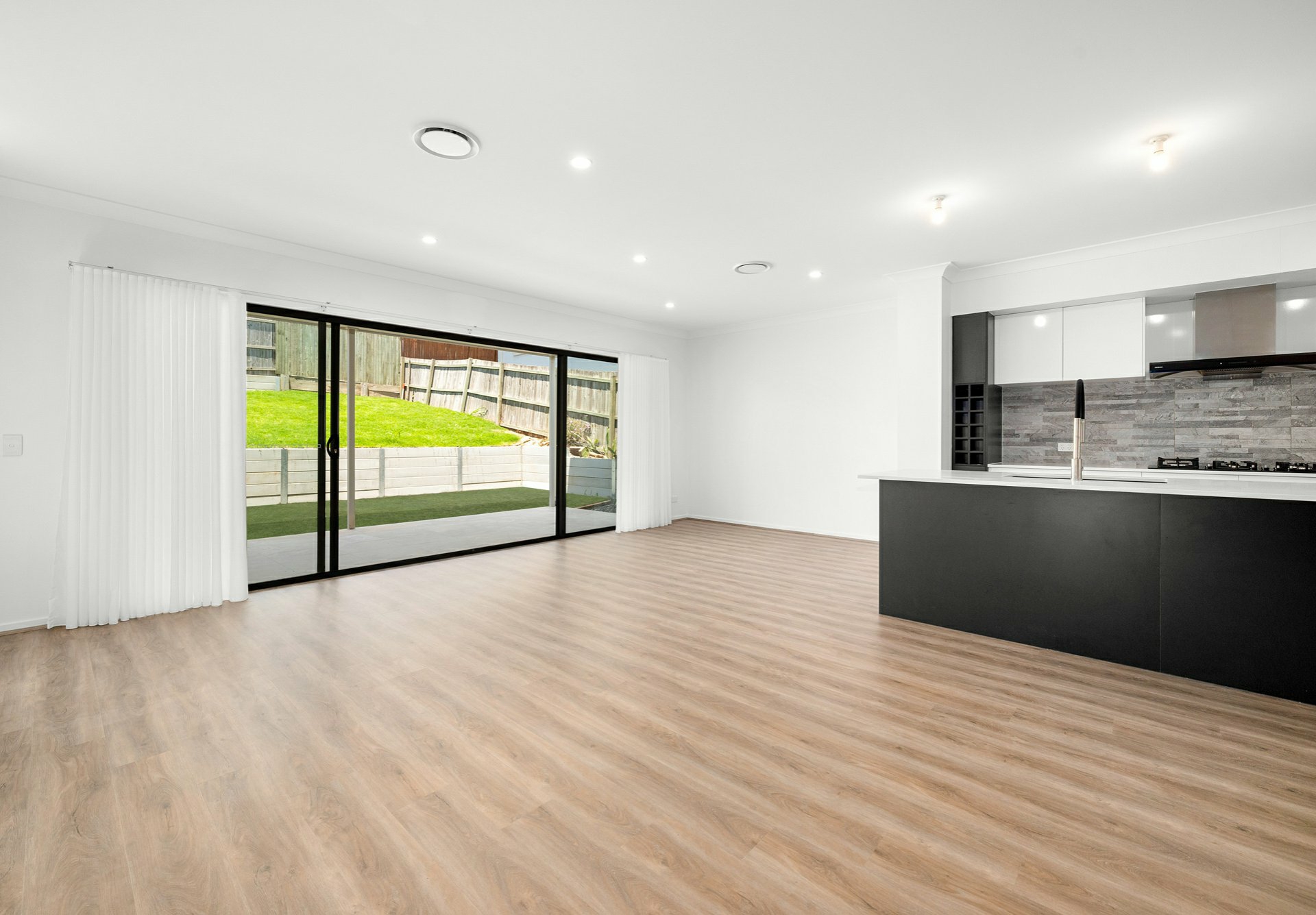 54 Dunrod Street, HOLLAND PARK WEST