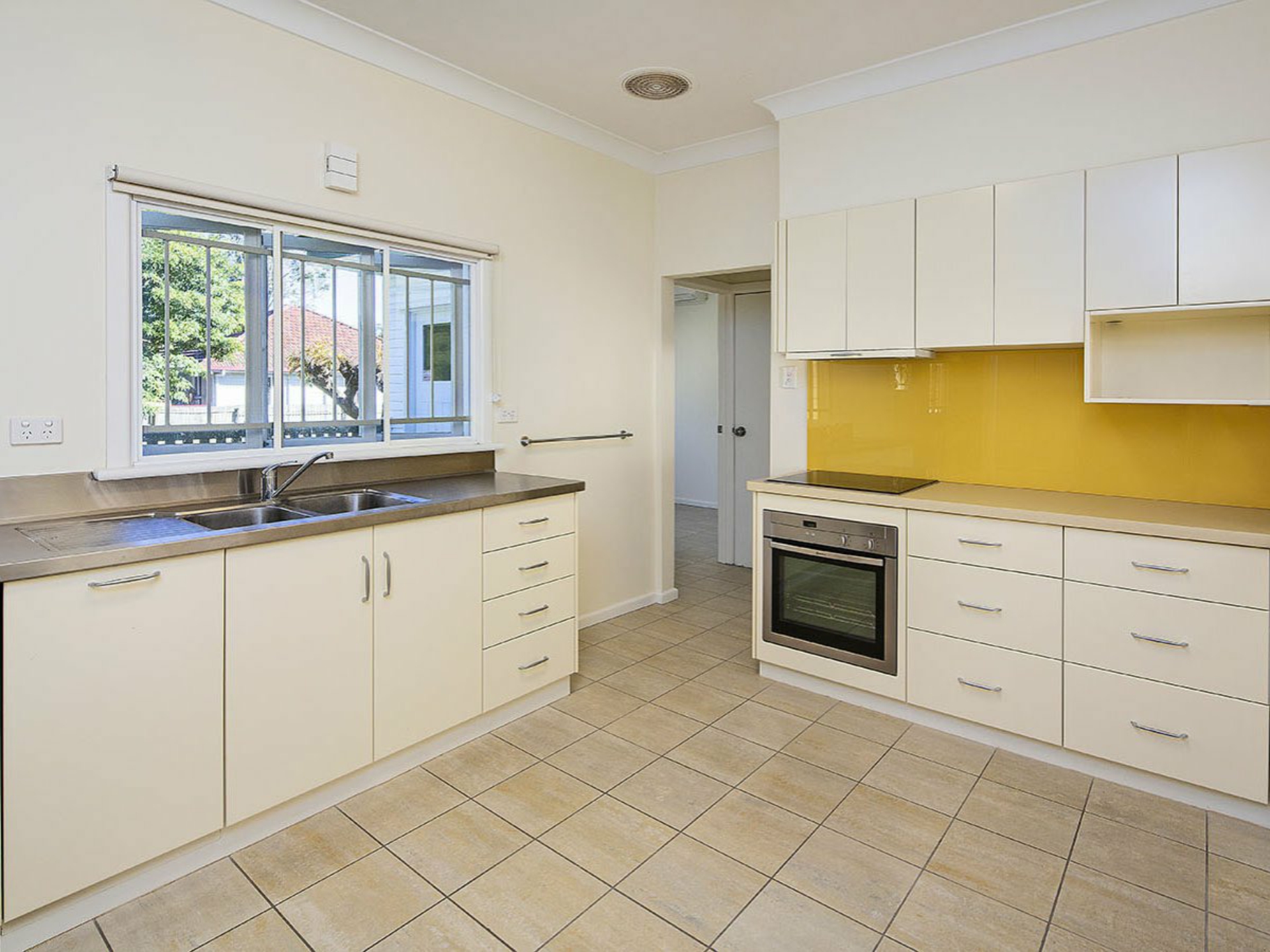 108 Brisbane Corso, FAIRFIELD