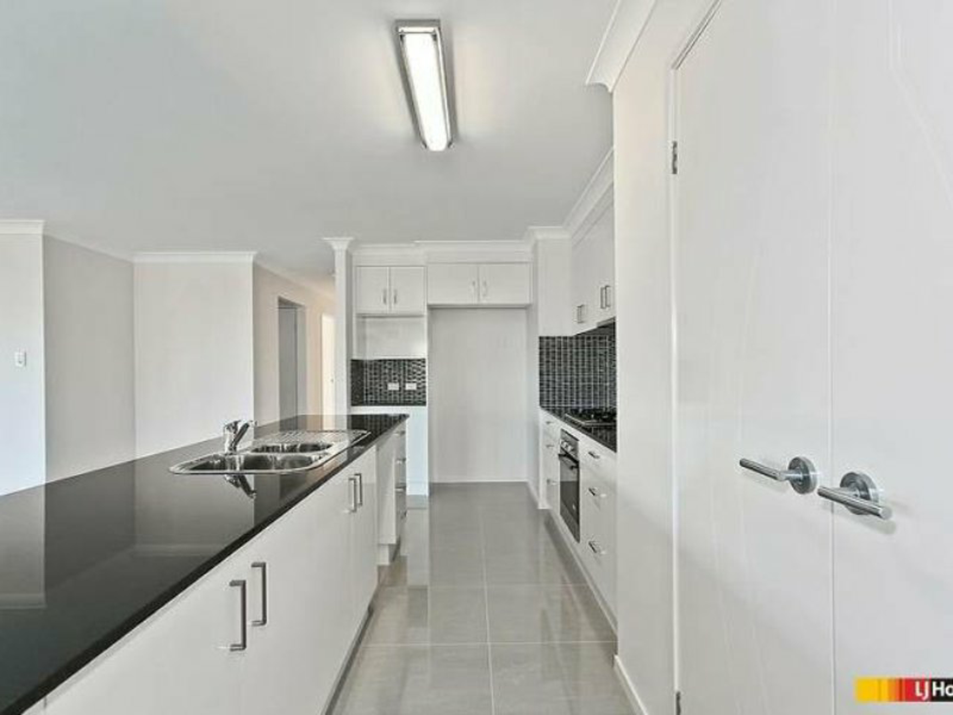 39 Parkgrove Street, BIRKDALE