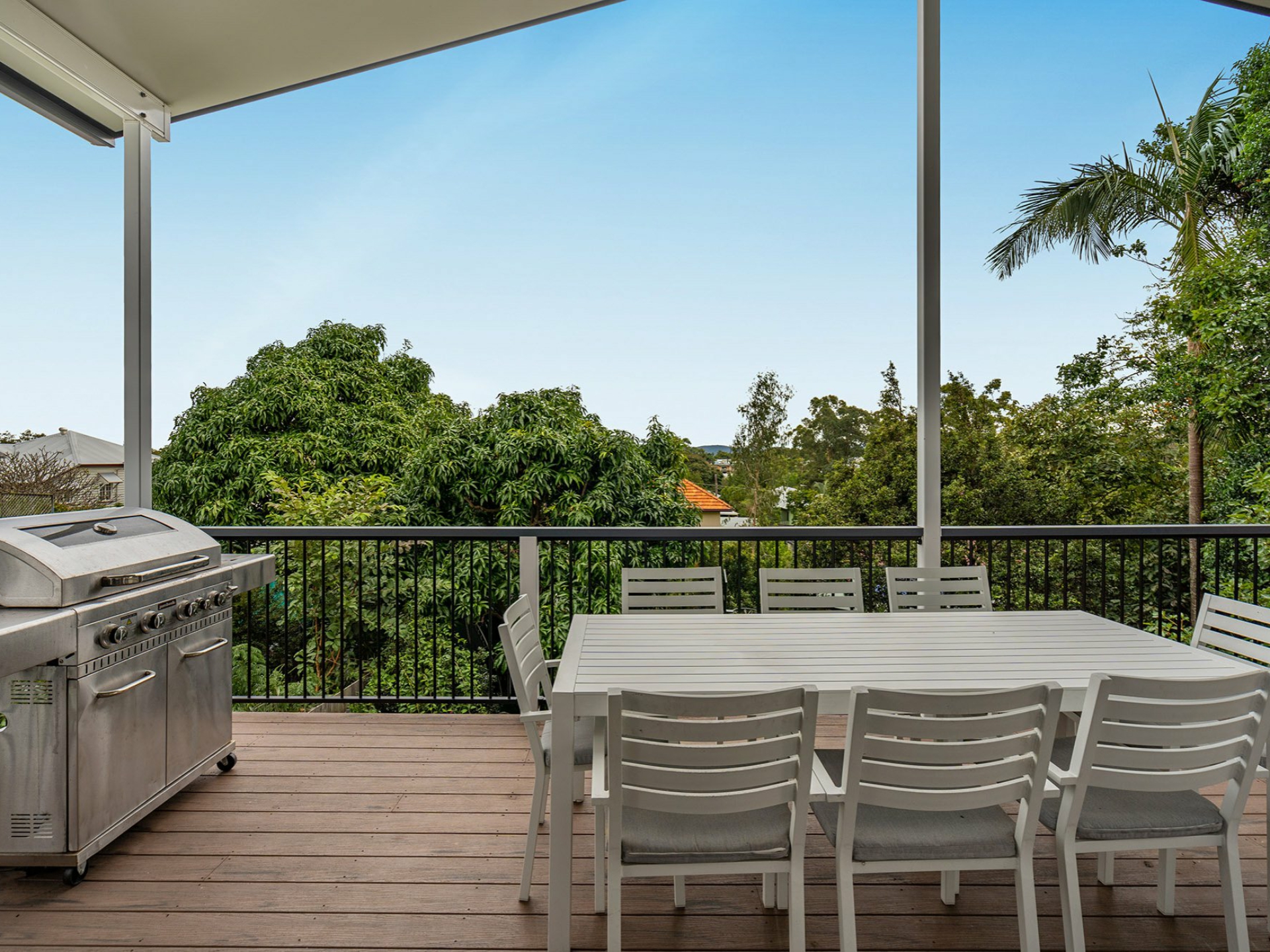 16 Wonderlost Outlook, ANNERLEY
