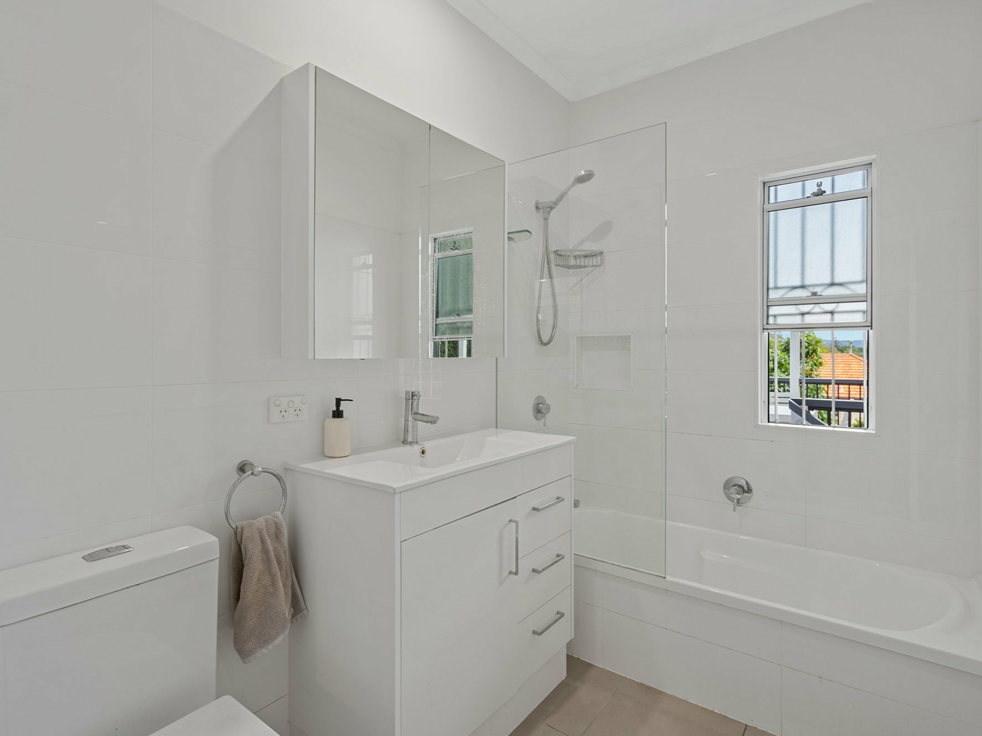 16 Wonderlost Outlook, ANNERLEY