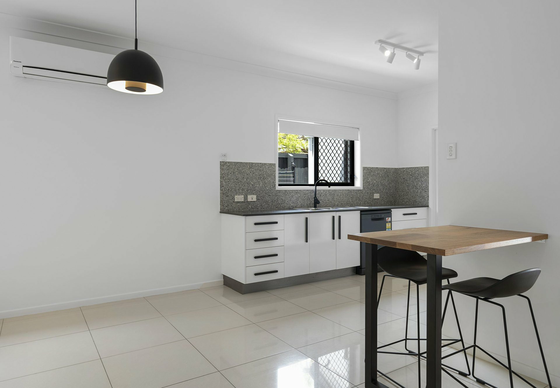 2/76 Forest Street, MOOROOKA