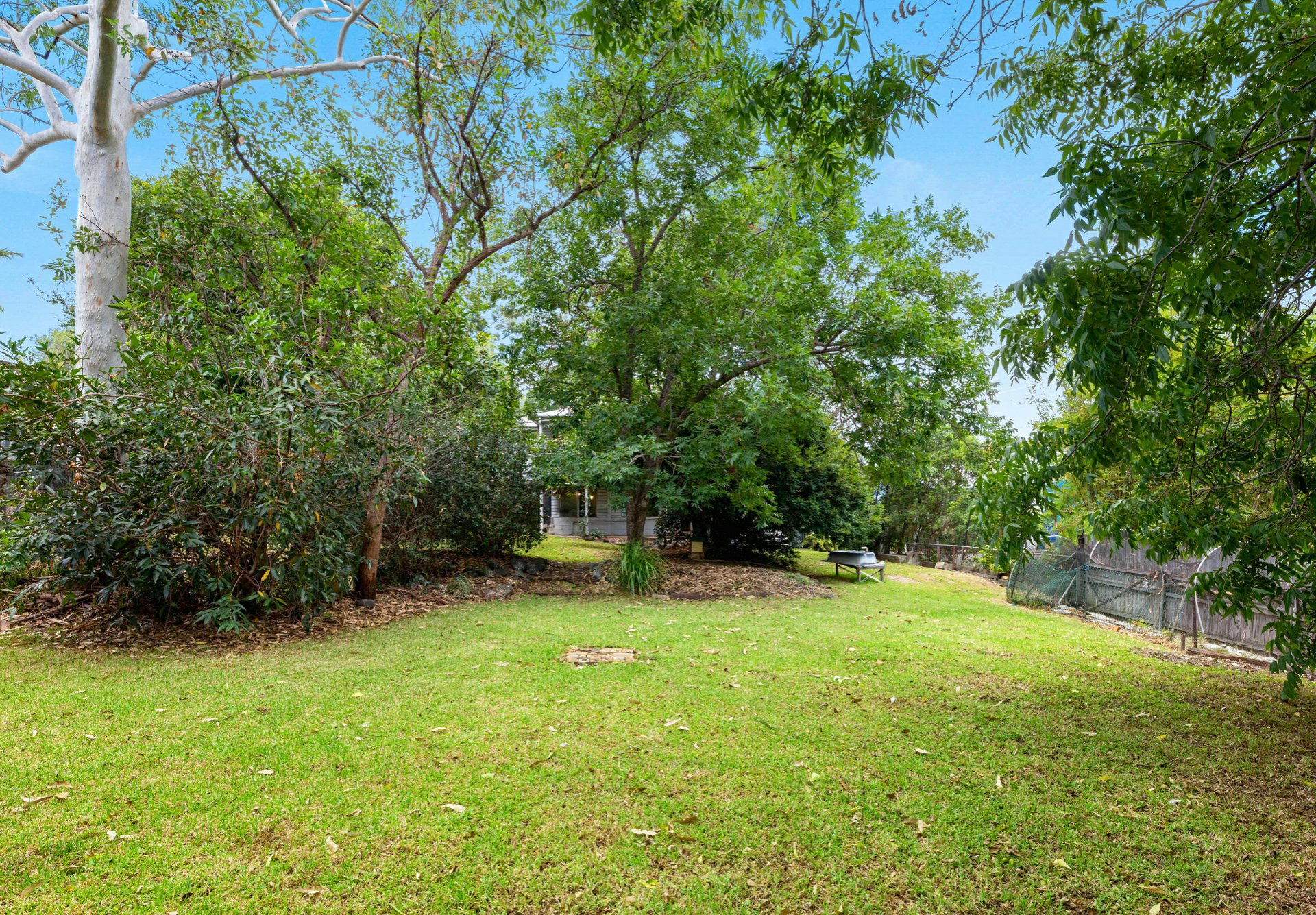 6 Edgar Street, WEST END