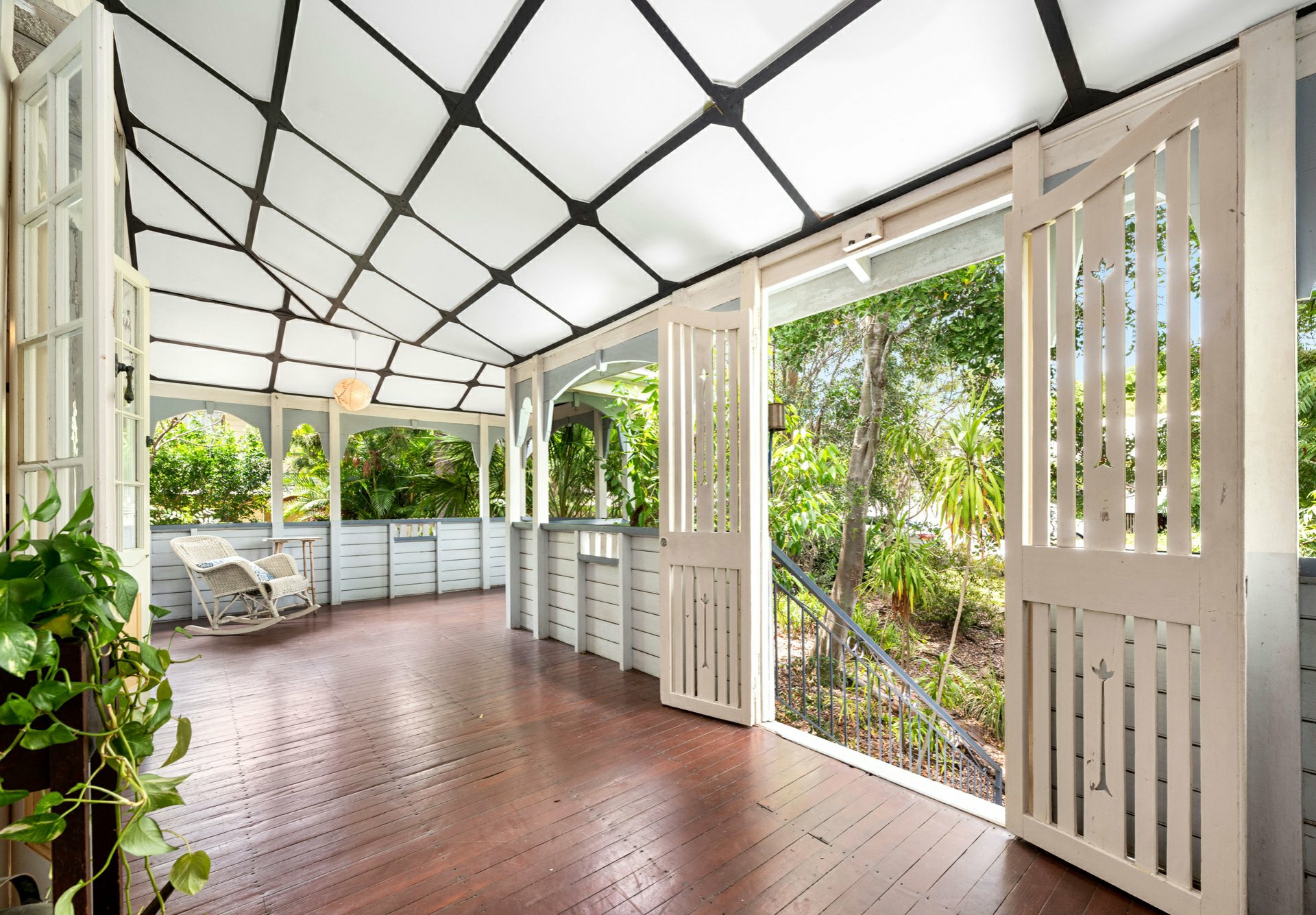 6 Edgar Street, WEST END