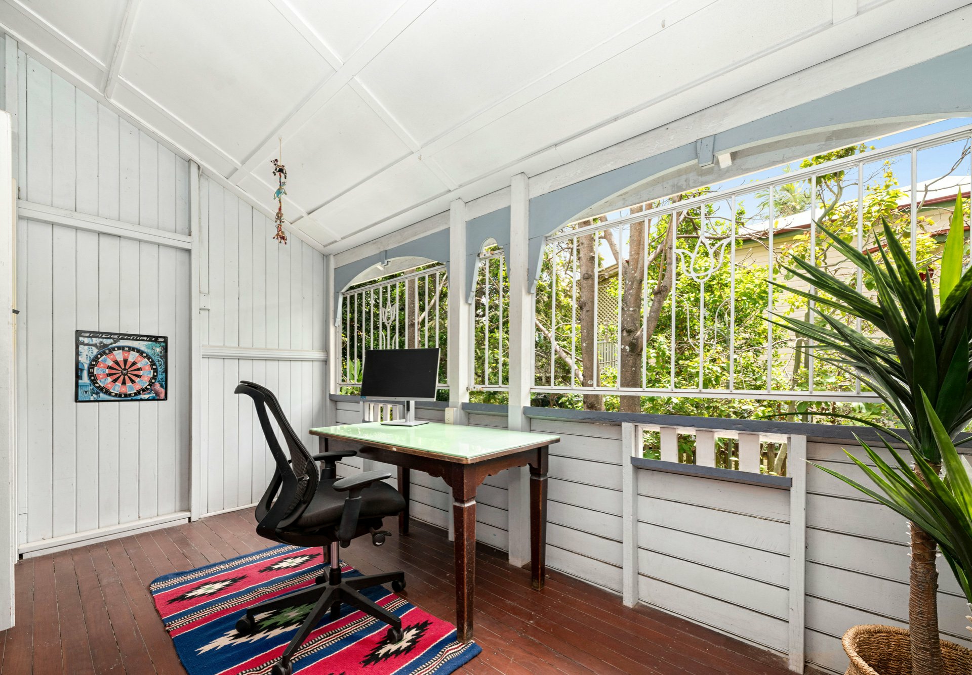 6 Edgar Street, WEST END