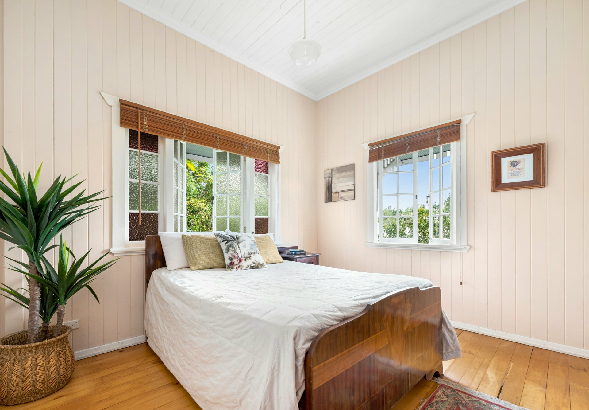 6 Edgar Street, WEST END