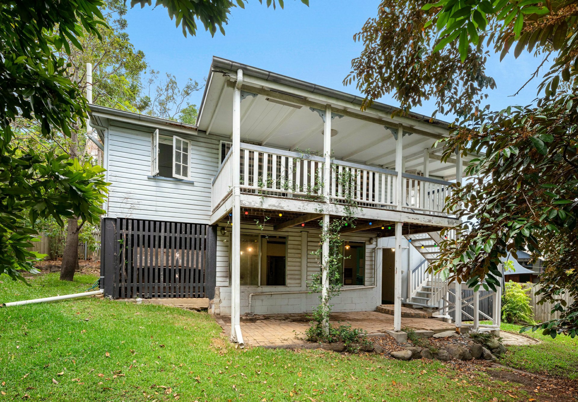 6 Edgar Street, WEST END