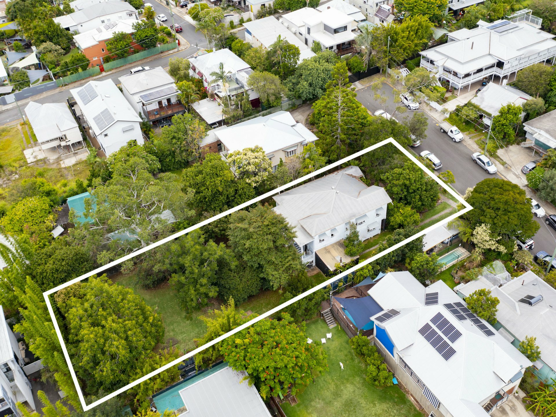 6 Edgar Street, WEST END