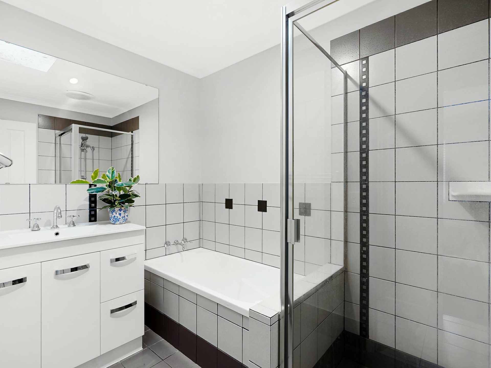 3 Hamel Road, HOLLAND PARK WEST