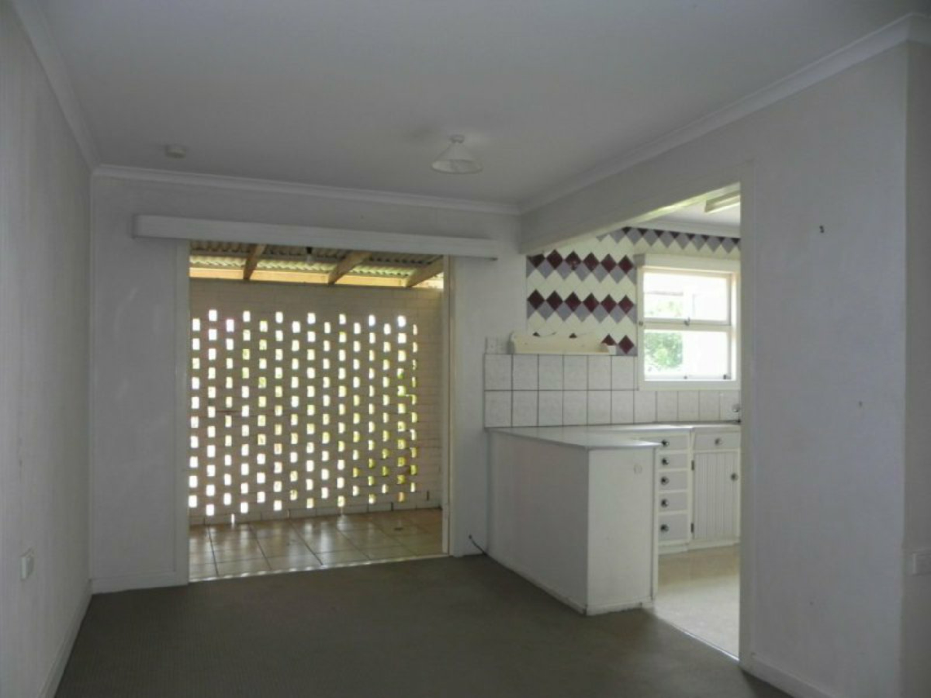 305 Orange Grove Road, SALISBURY