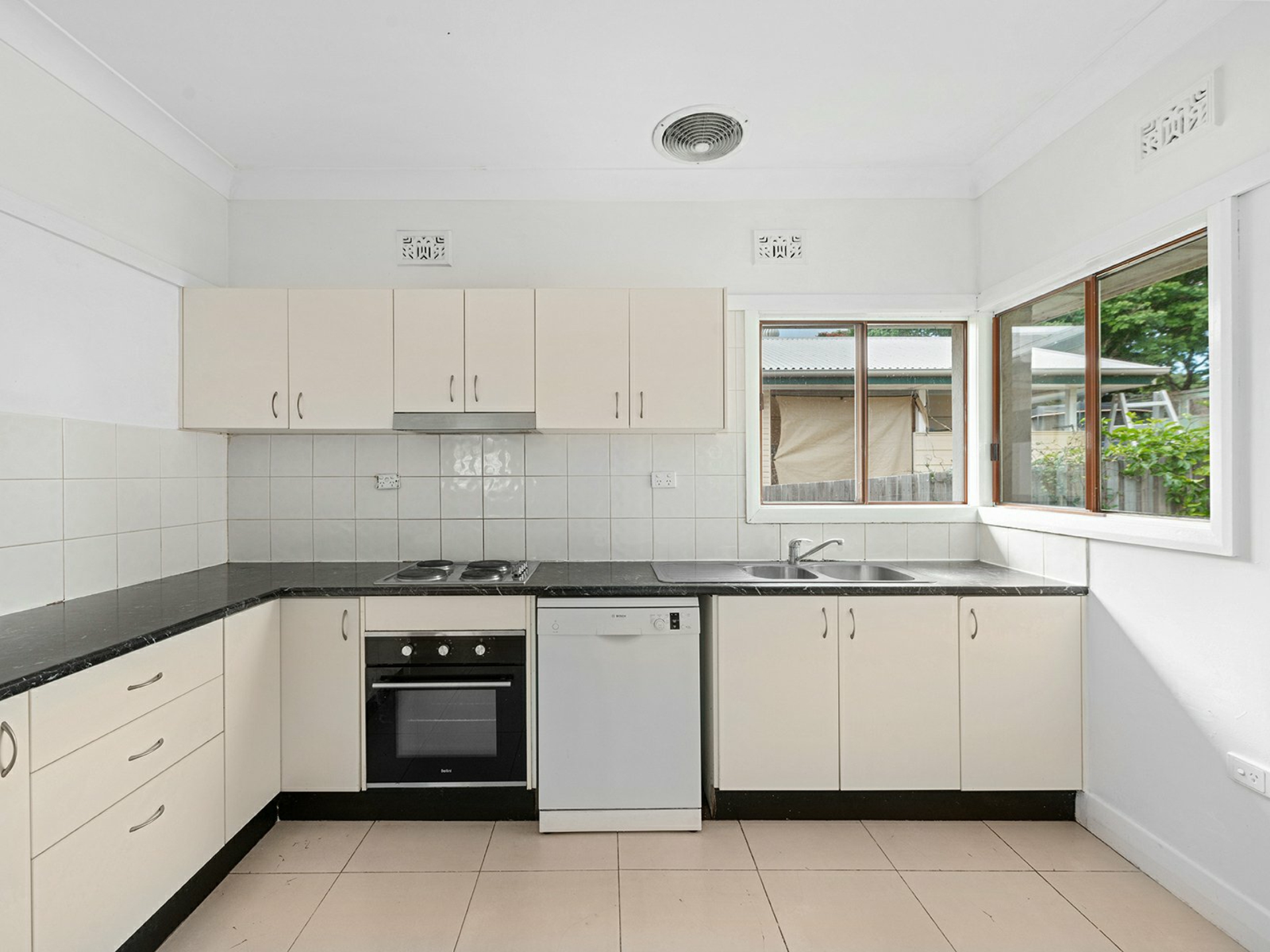 117 Goodwin Terrace, MOOROOKA