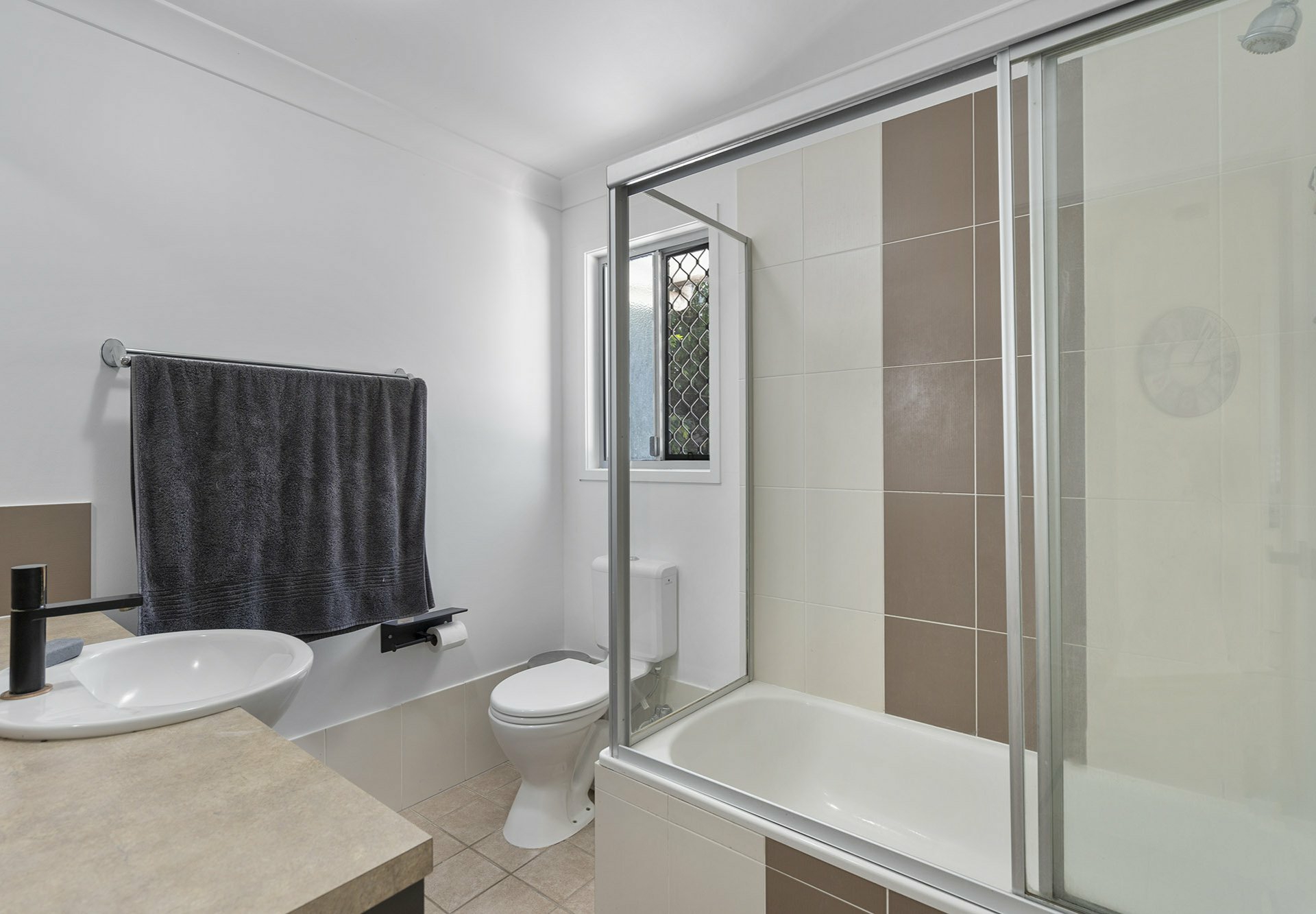 4/8 Eric Road, HOLLAND PARK