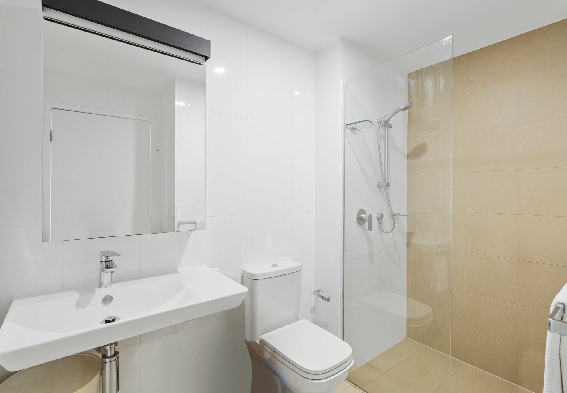 Unit 20701/22-36 Railway Terrace, MILTON
