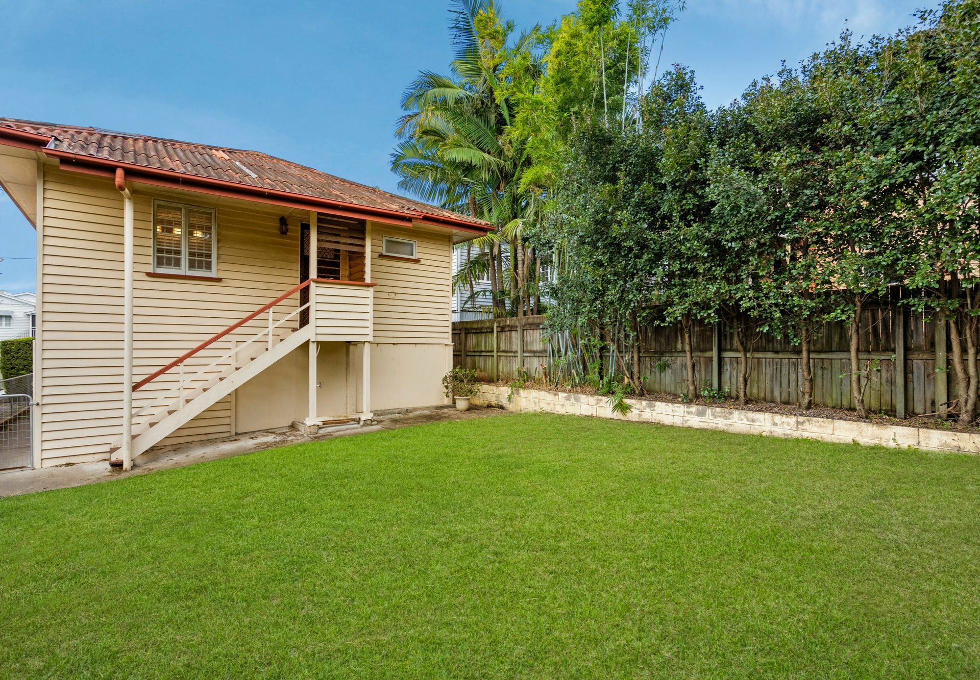 26 Hunter Street Greenslopes QLD - Property Details - LJ Hooker