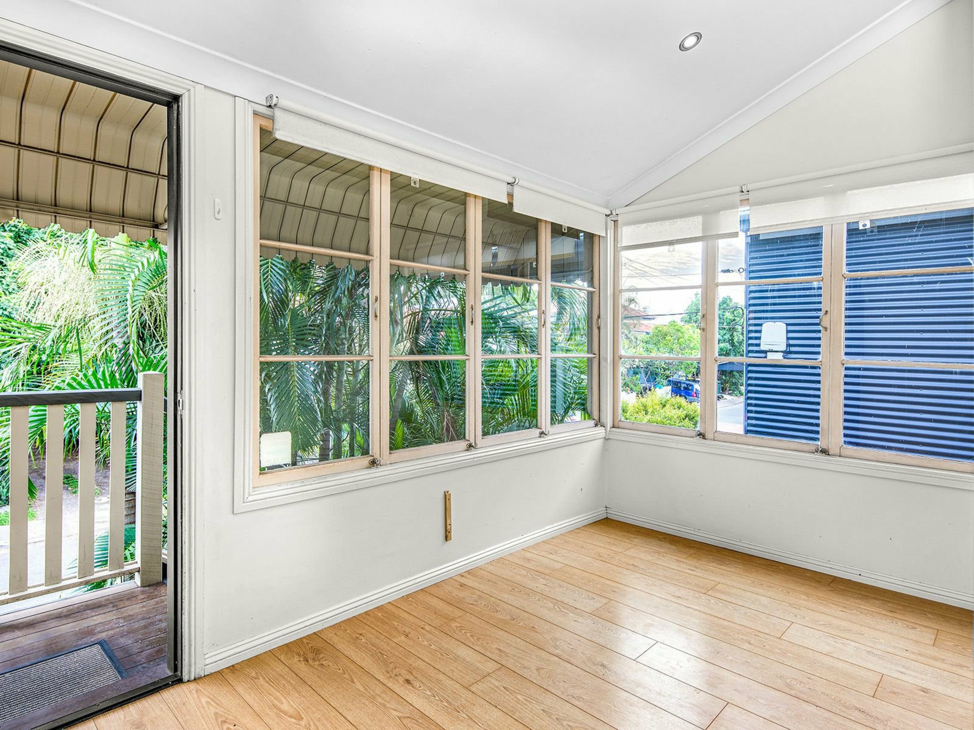 16 Flower Street, WOOLLOONGABBA