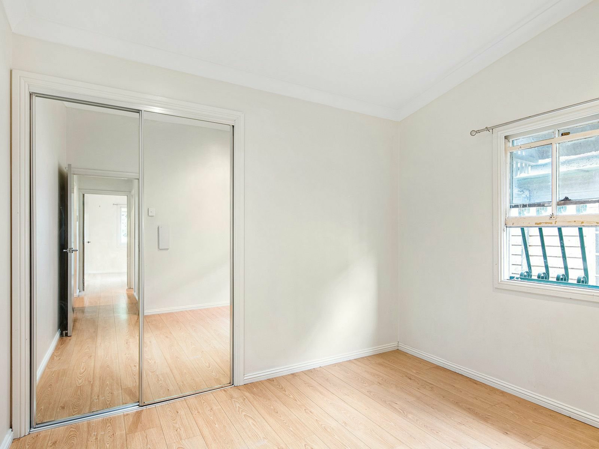 16 Flower Street, WOOLLOONGABBA