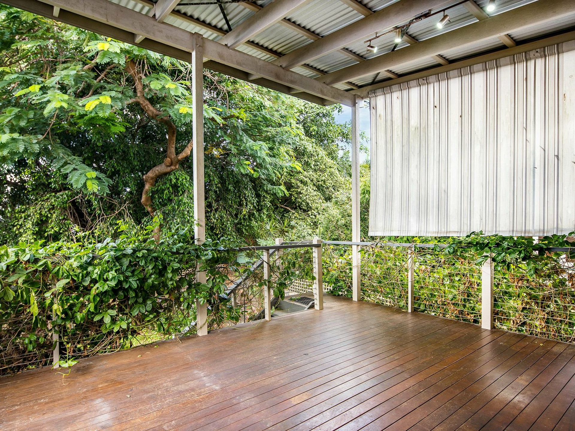 16 Flower Street, WOOLLOONGABBA