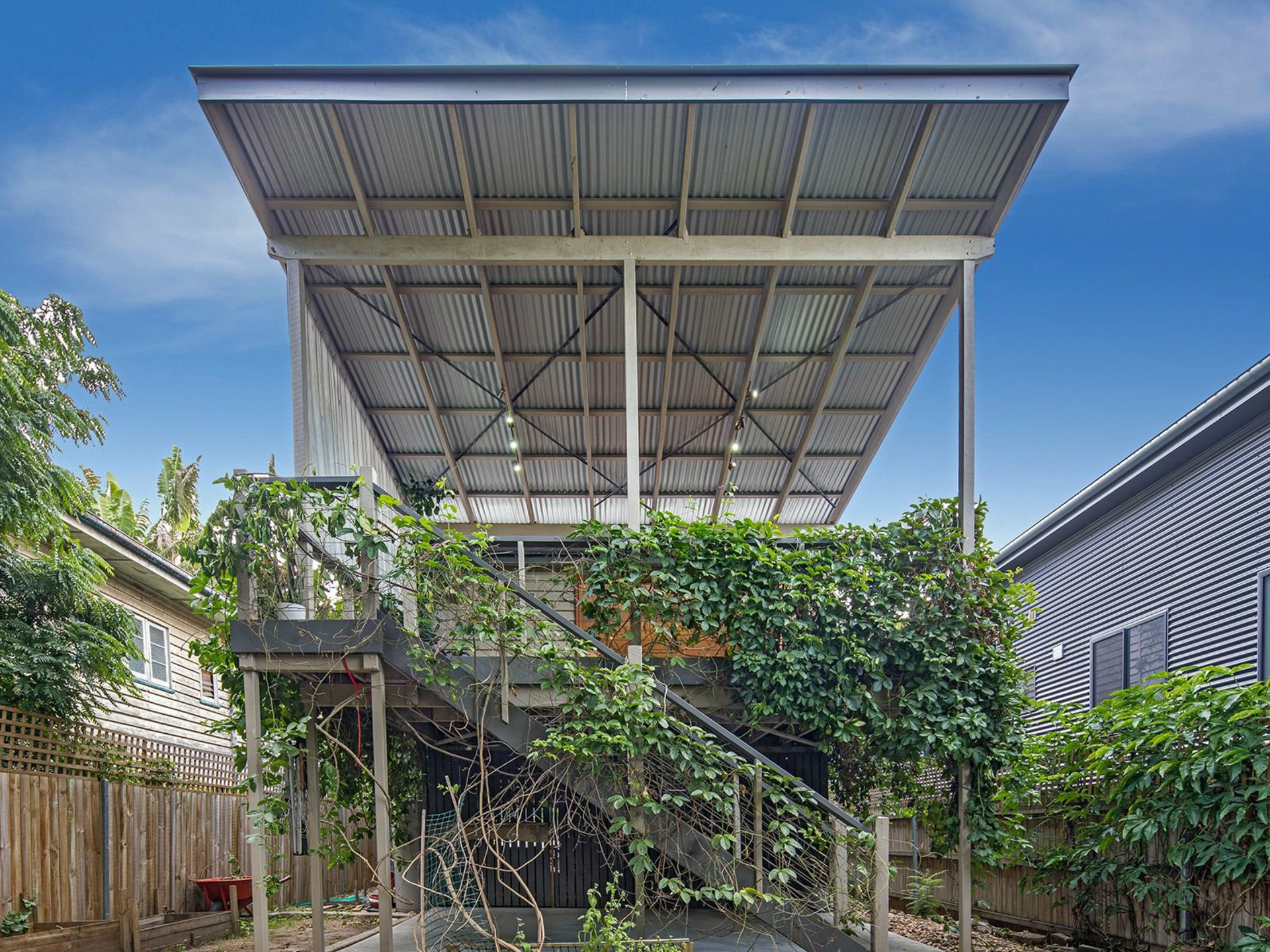 16 Flower Street, WOOLLOONGABBA