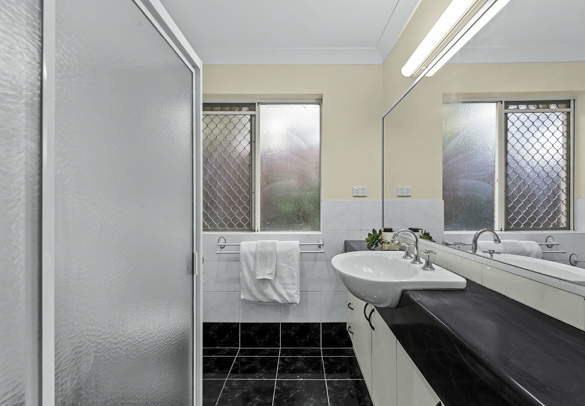 1/46 Chatsworth Road, GREENSLOPES
