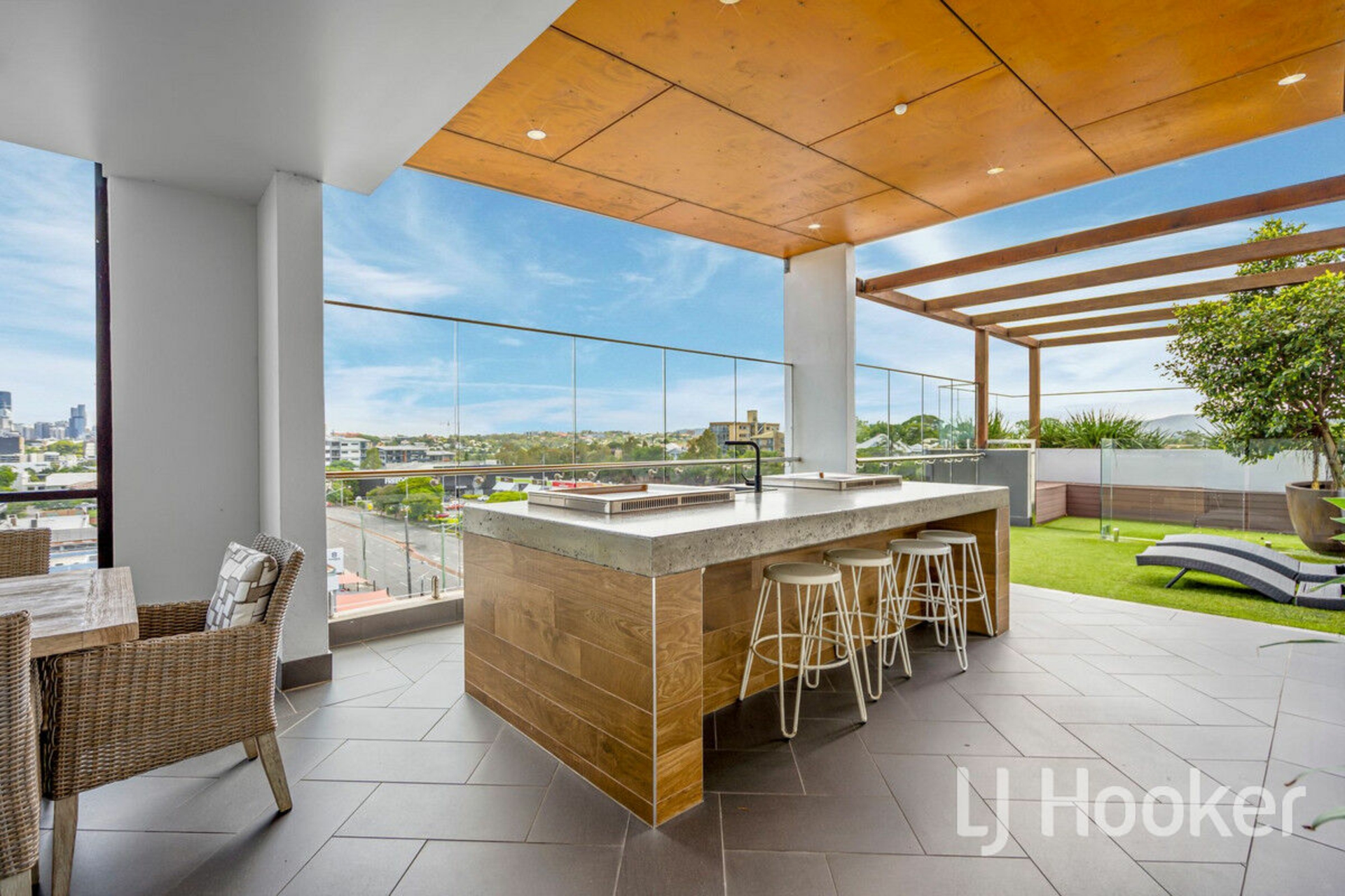 209/217 Lutwyche Road, WINDSOR