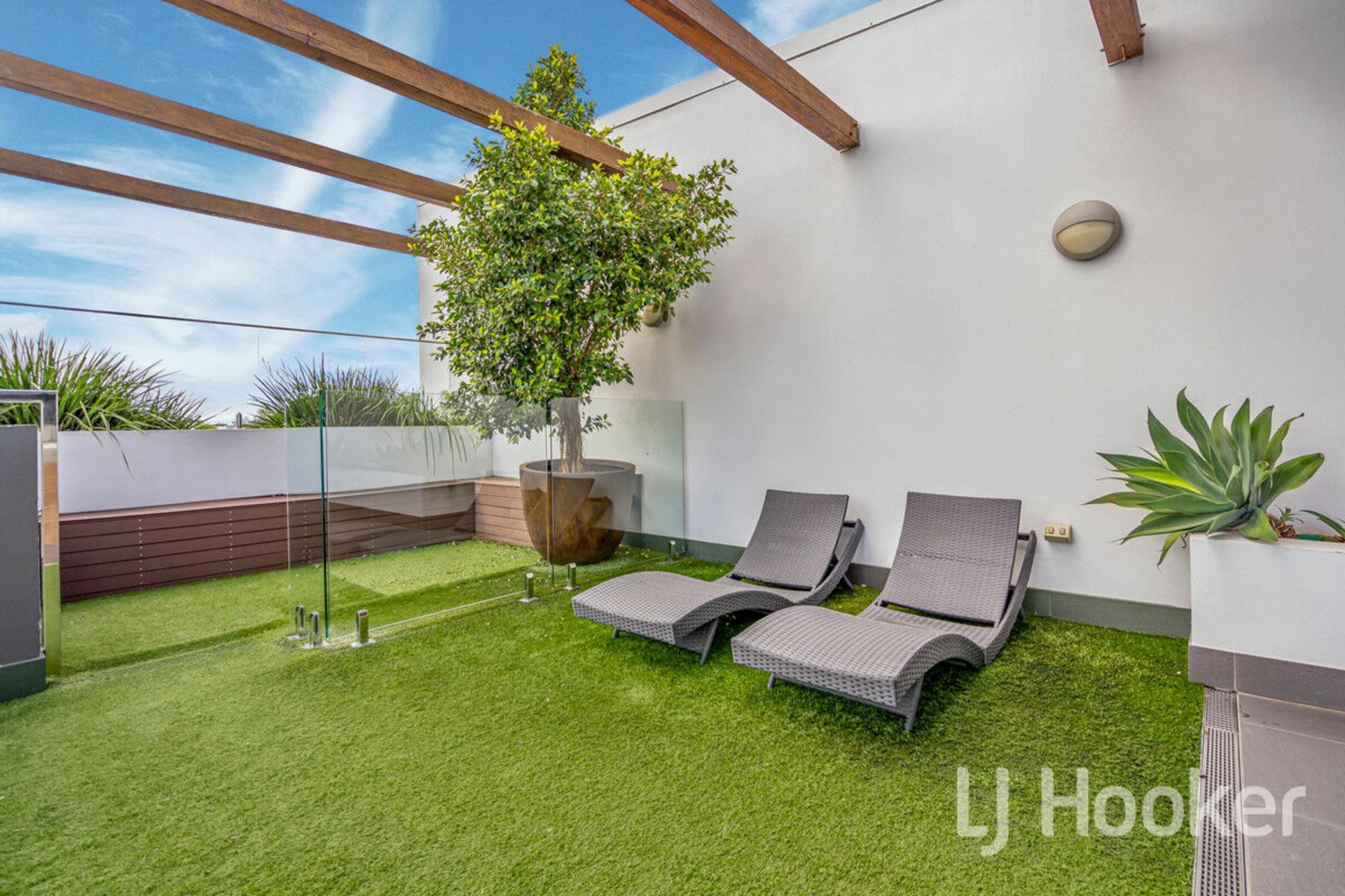 209/217 Lutwyche Road, WINDSOR