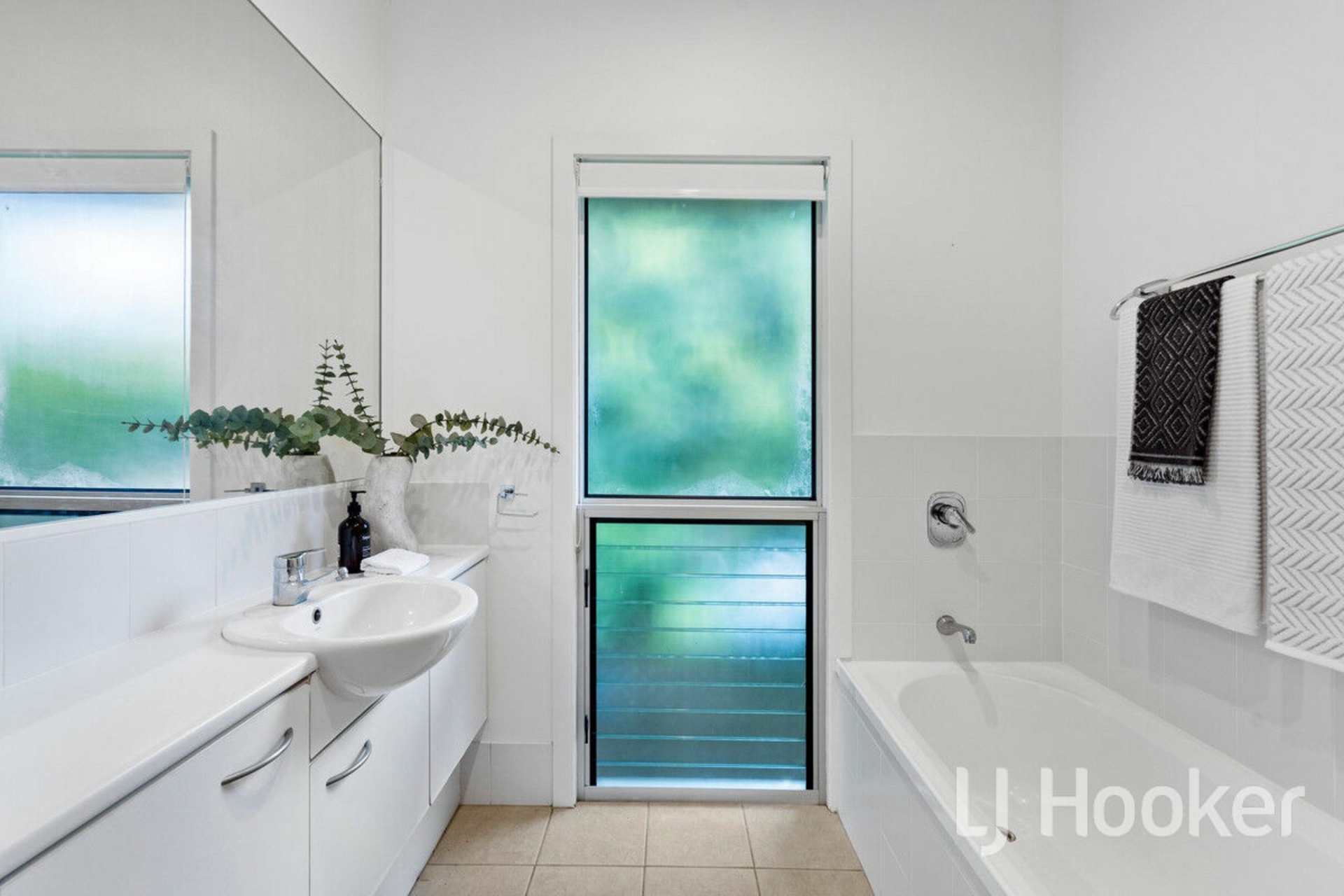 8 Ward Street, TEWANTIN