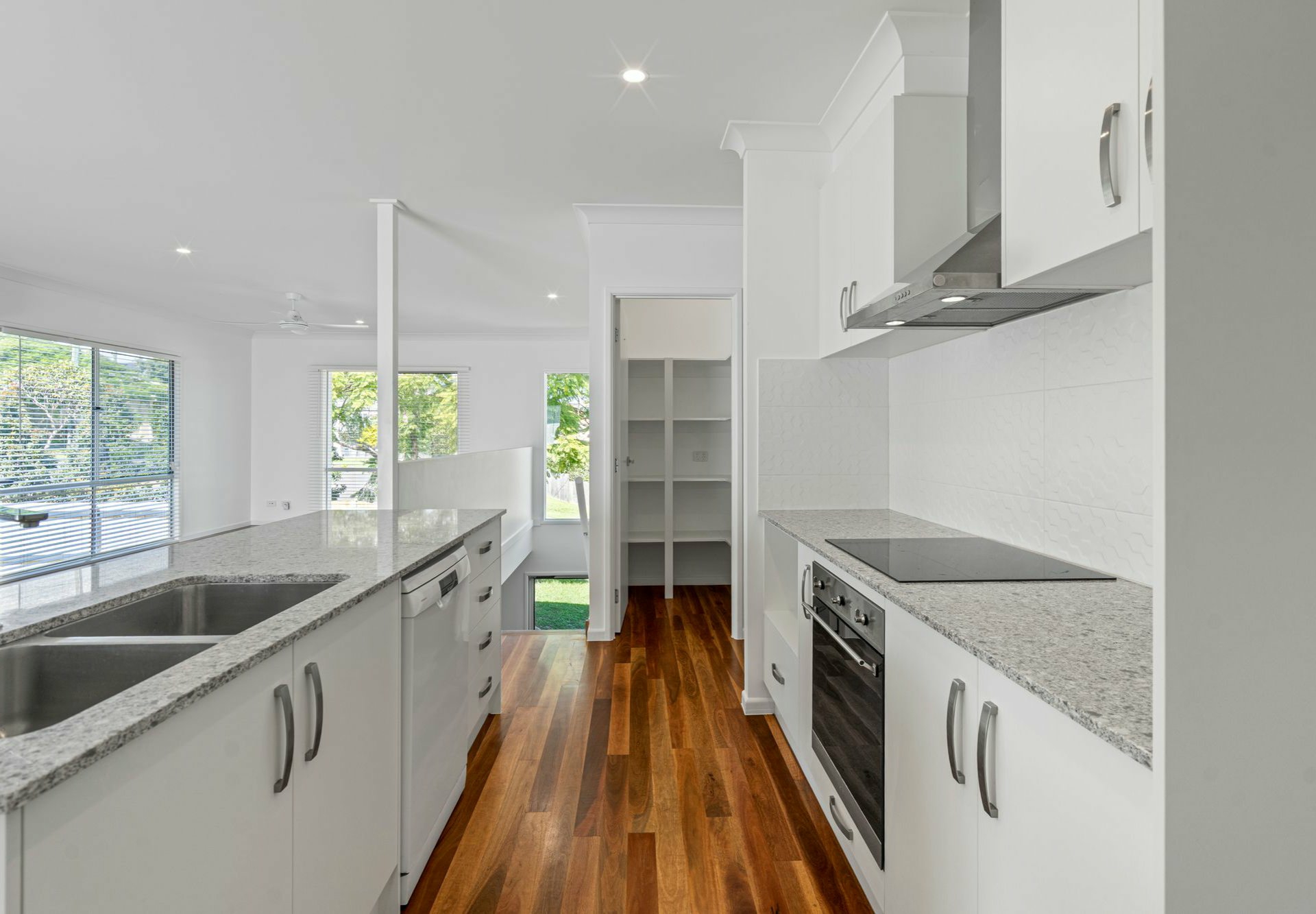 30A Sunshine Avenue, TARRAGINDI